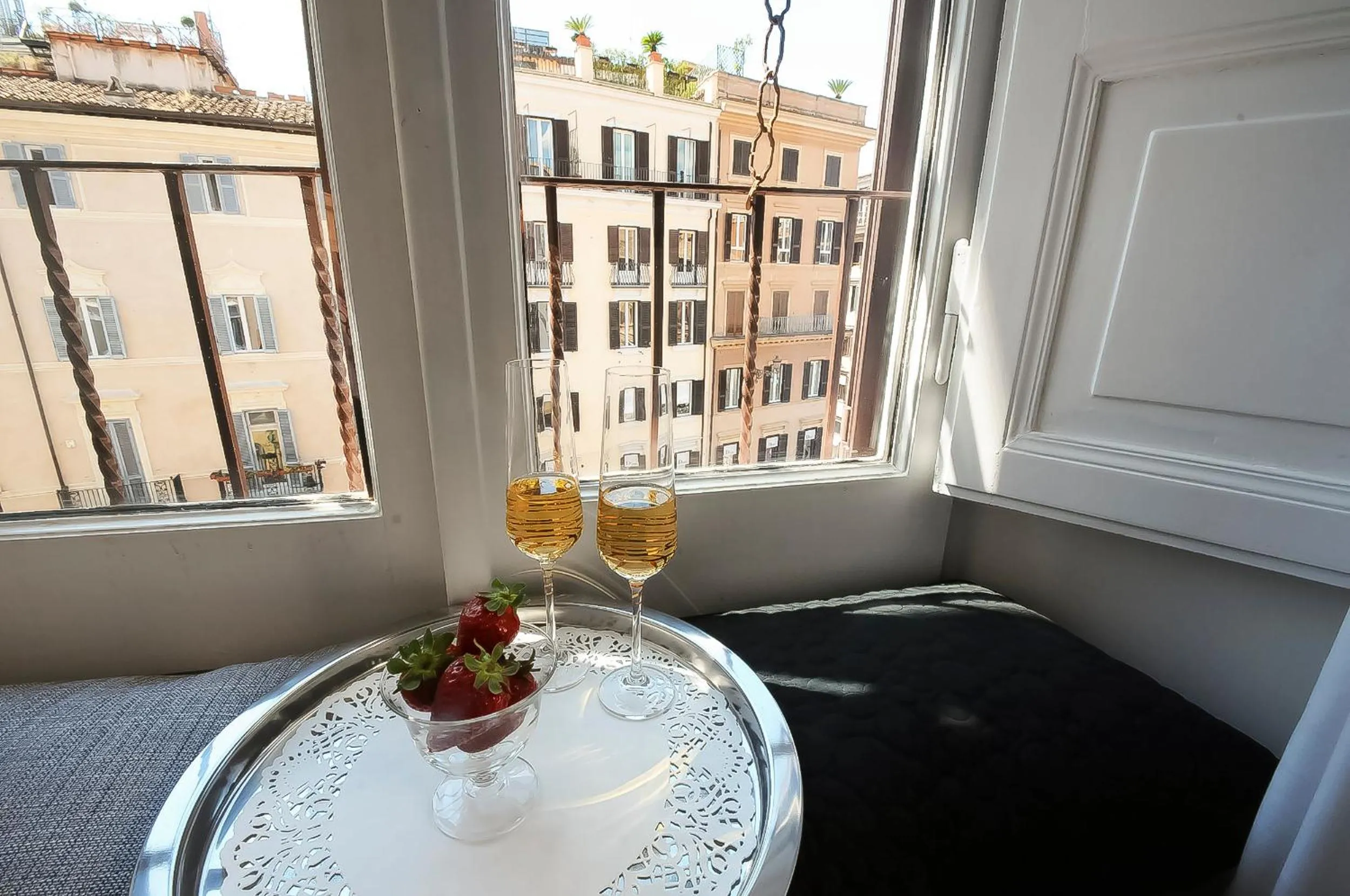 Photo of the whole room in Suite Spagna 29