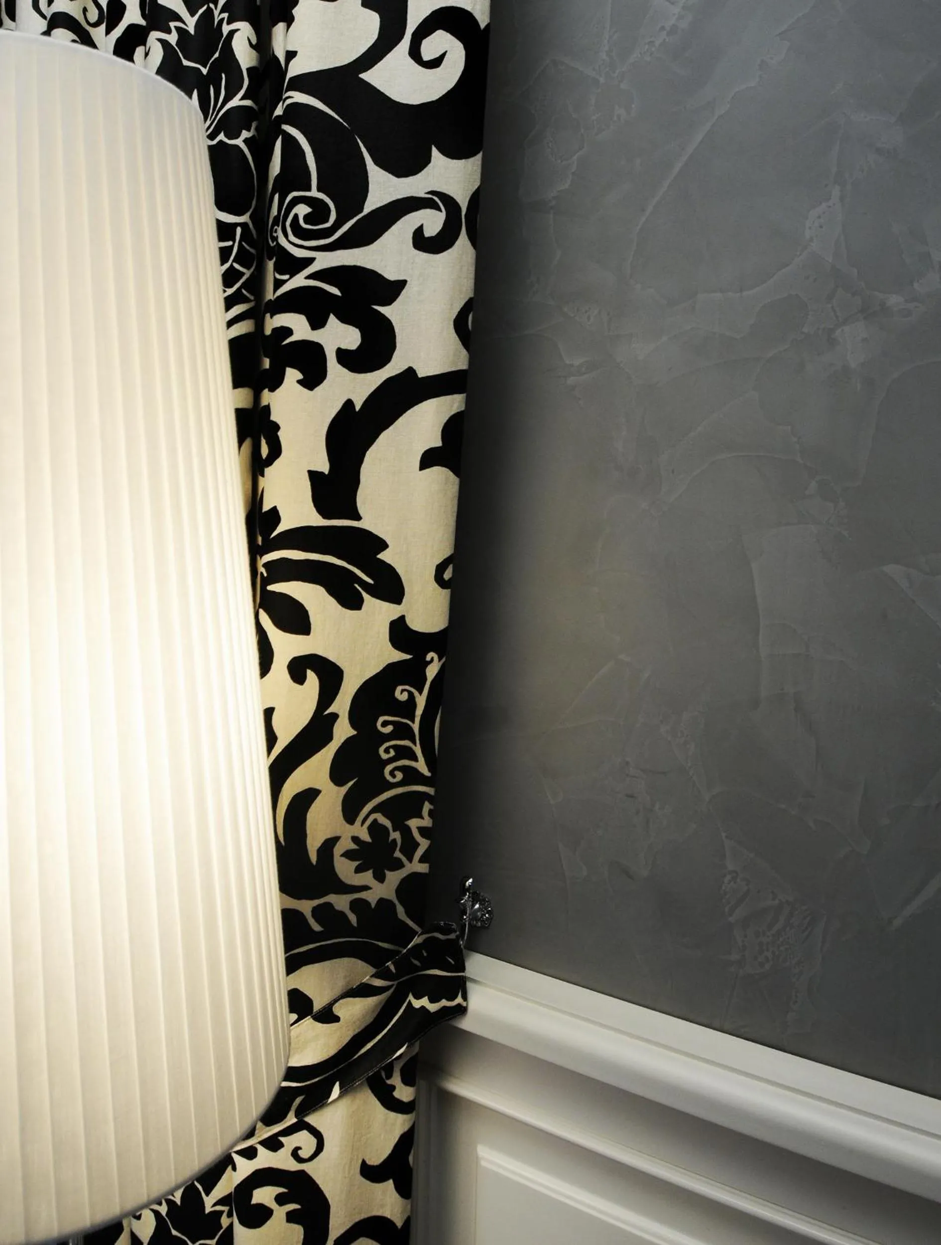 Decorative detail in Suite Spagna 29
