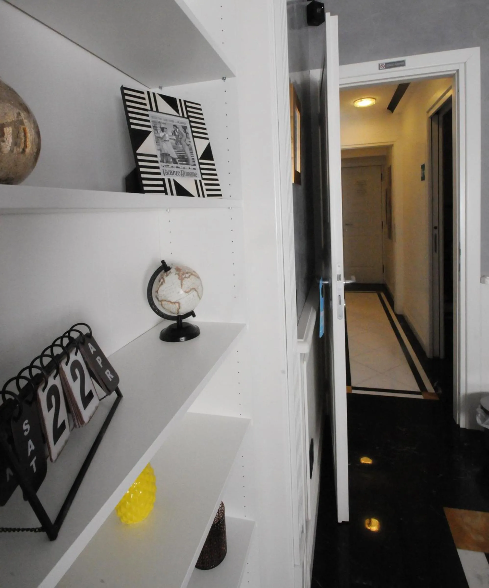 Decorative detail in Suite Spagna 29