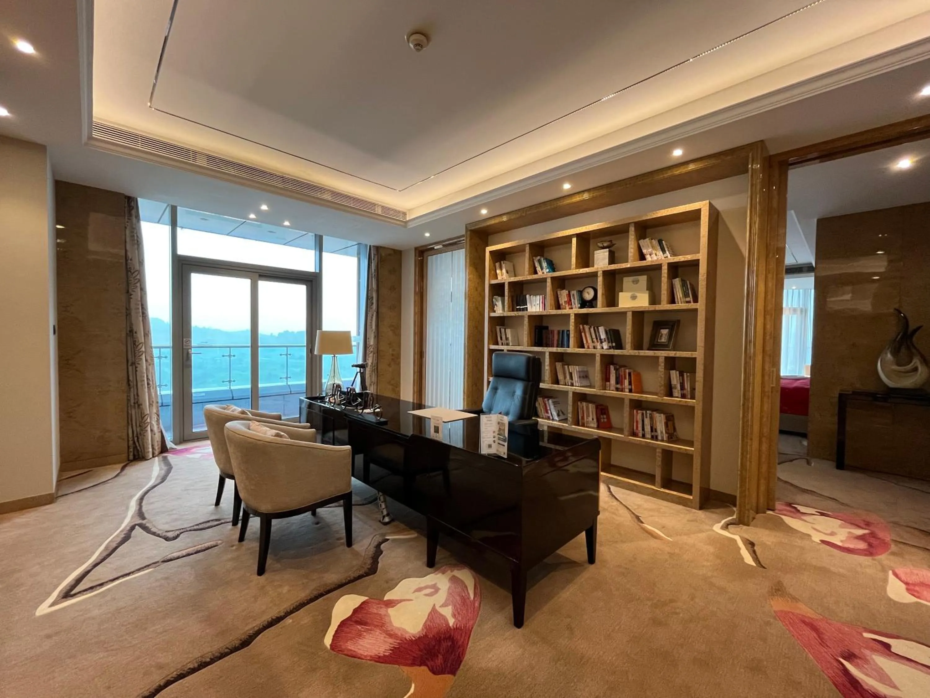 Living room in Wyndham Chongqing Yuelai