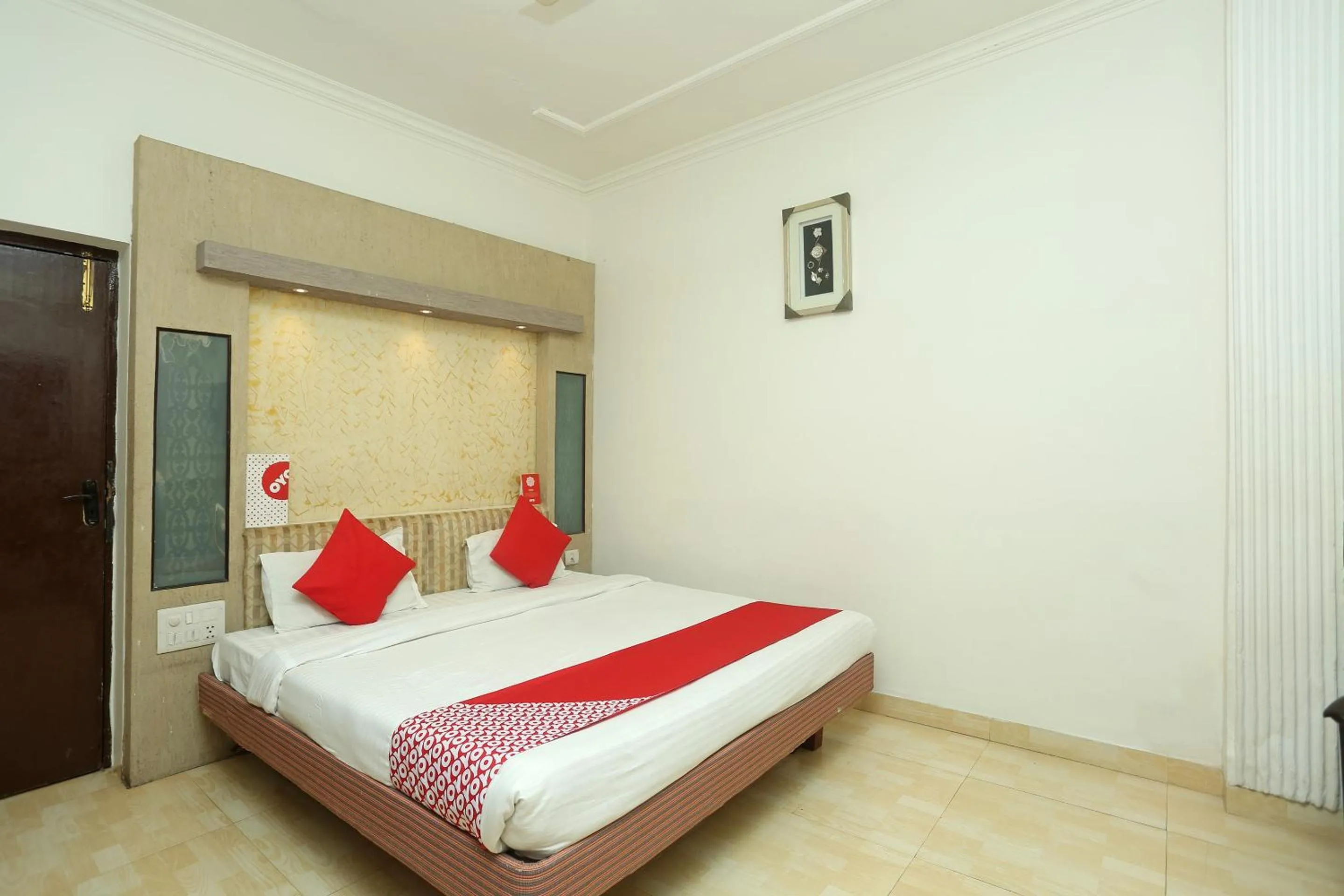 Bedroom in Hotel O Sai President