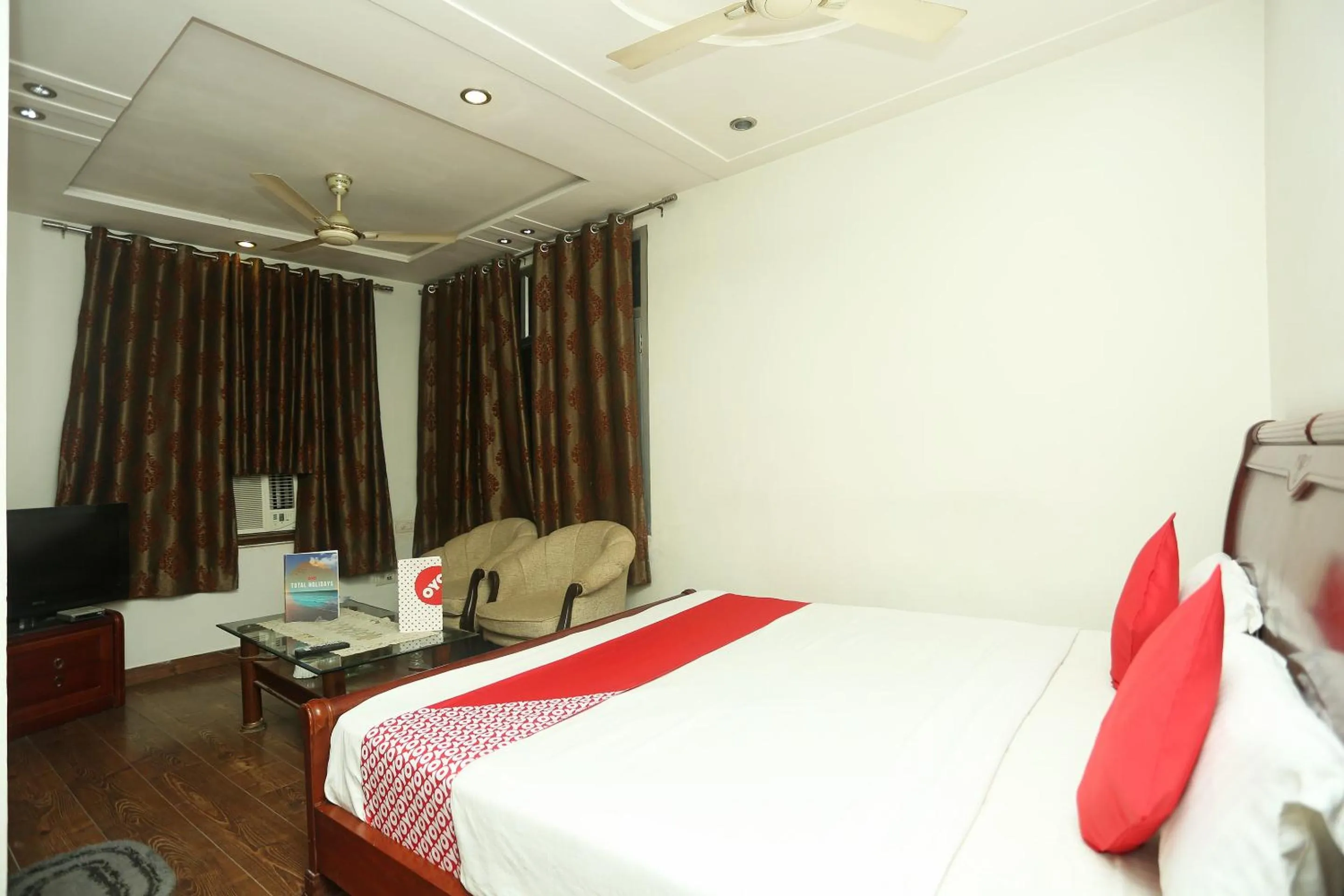 Bedroom in Hotel O Sai President