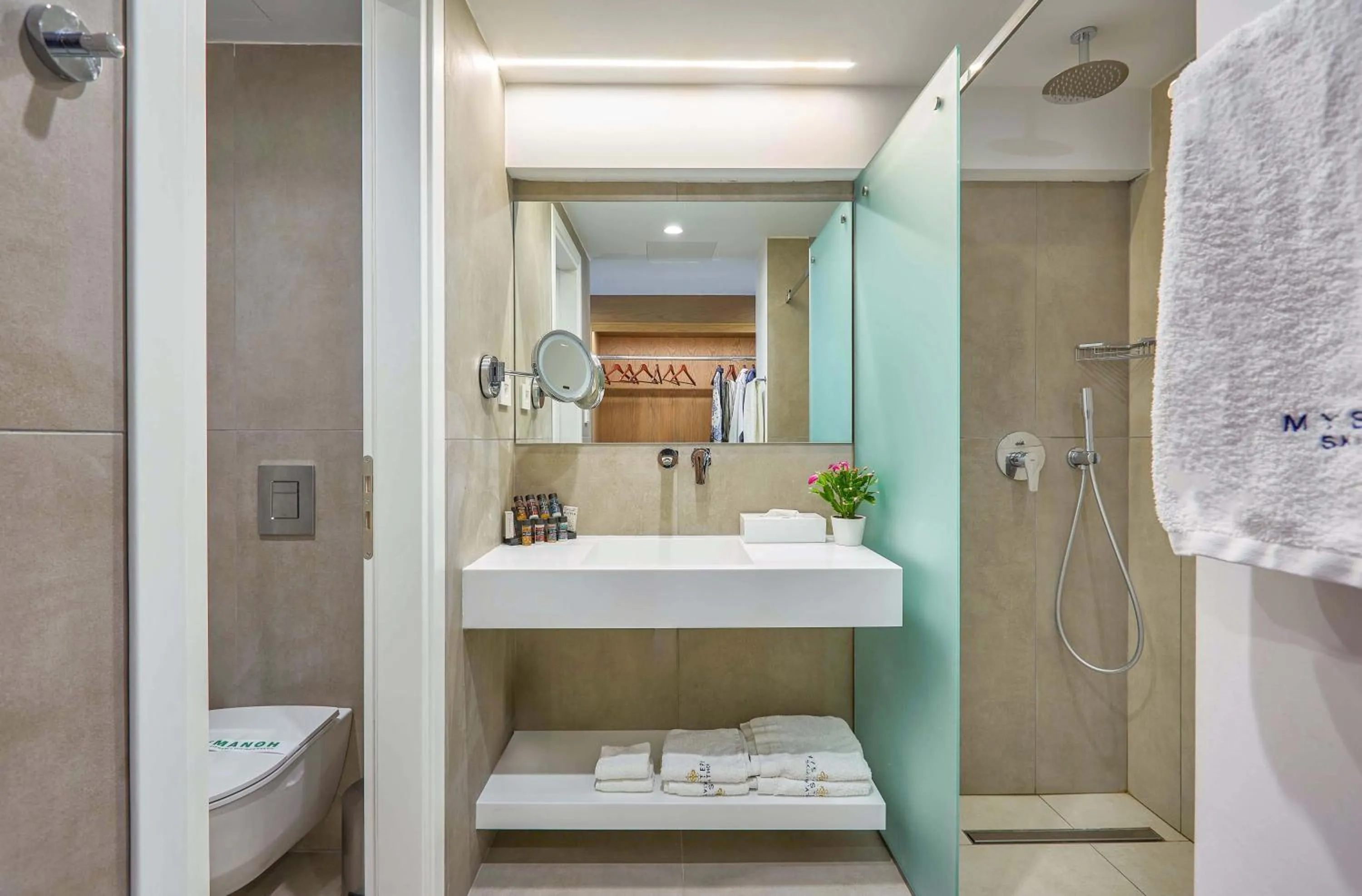 Shower in Mystery Skiathos Luxury Residence