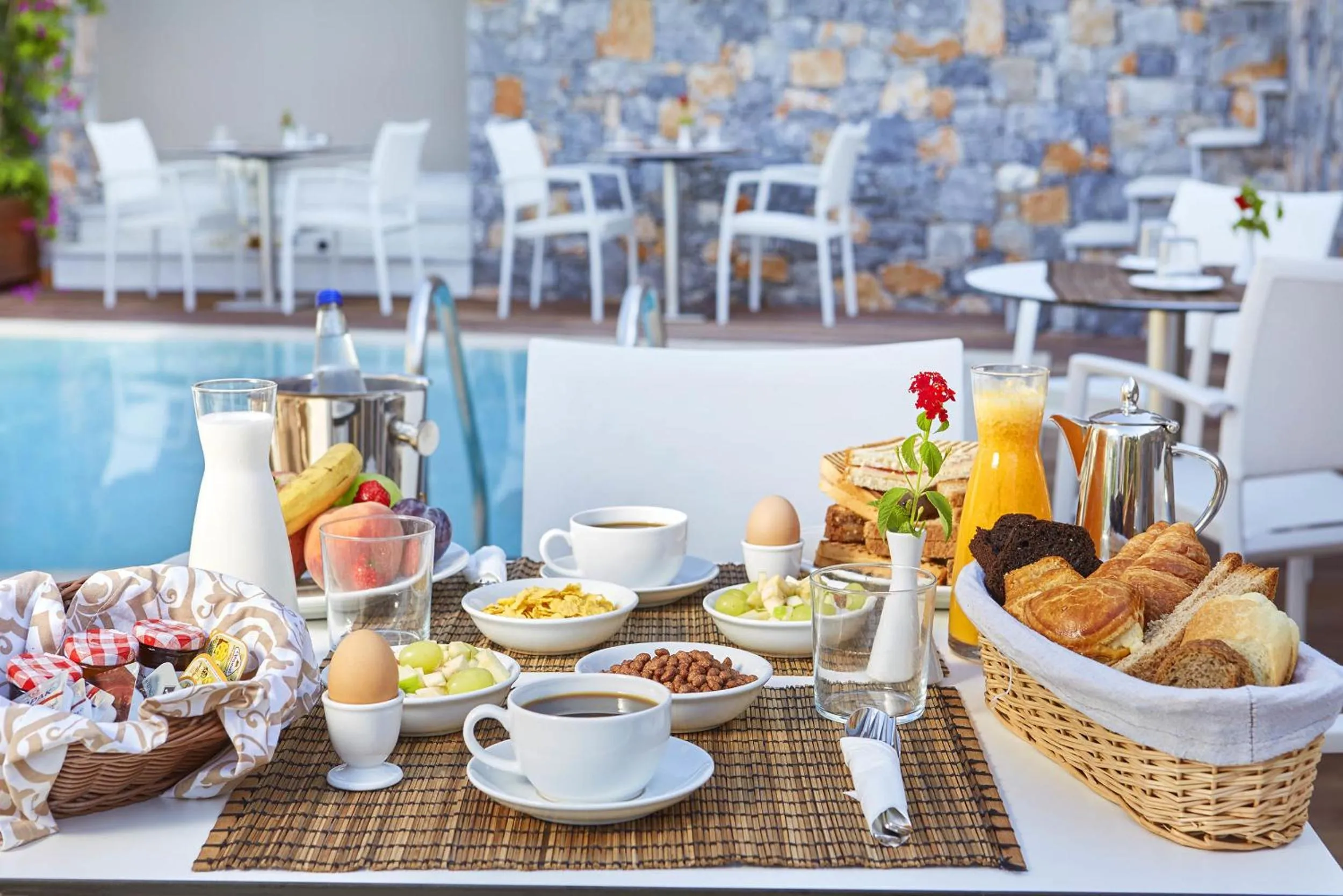 Swimming pool in Mystery Skiathos Luxury Residence