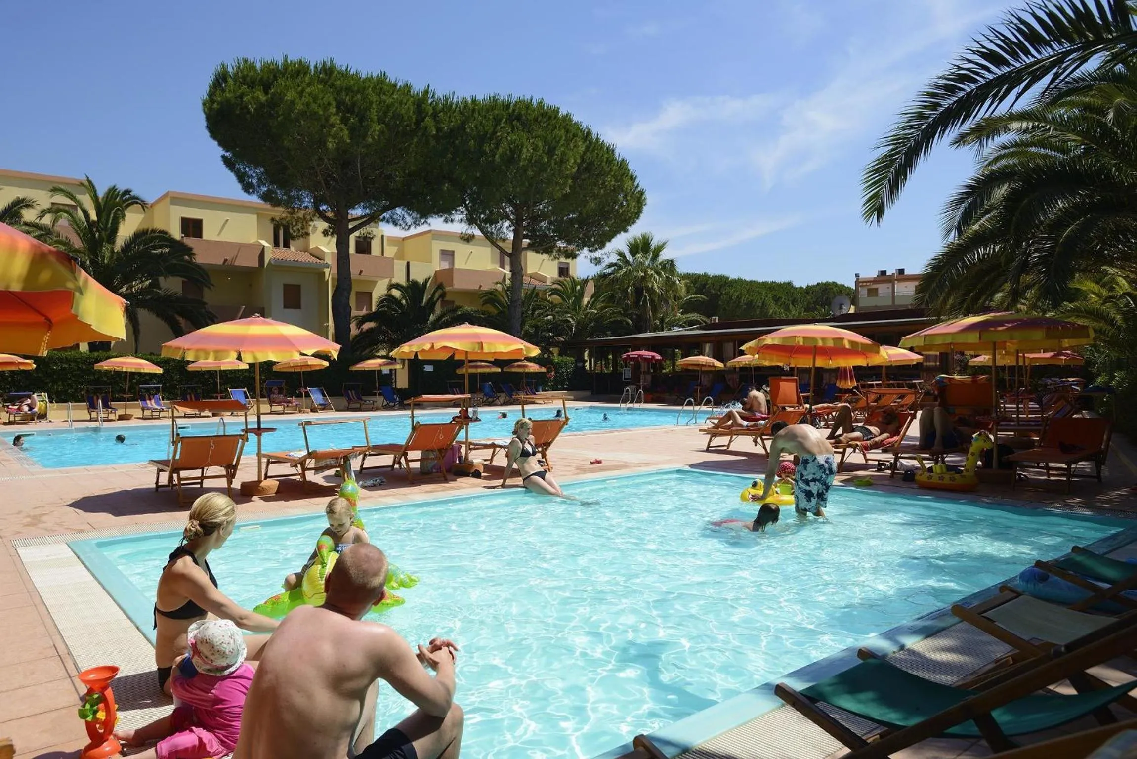 Swimming pool in Residence Oasis