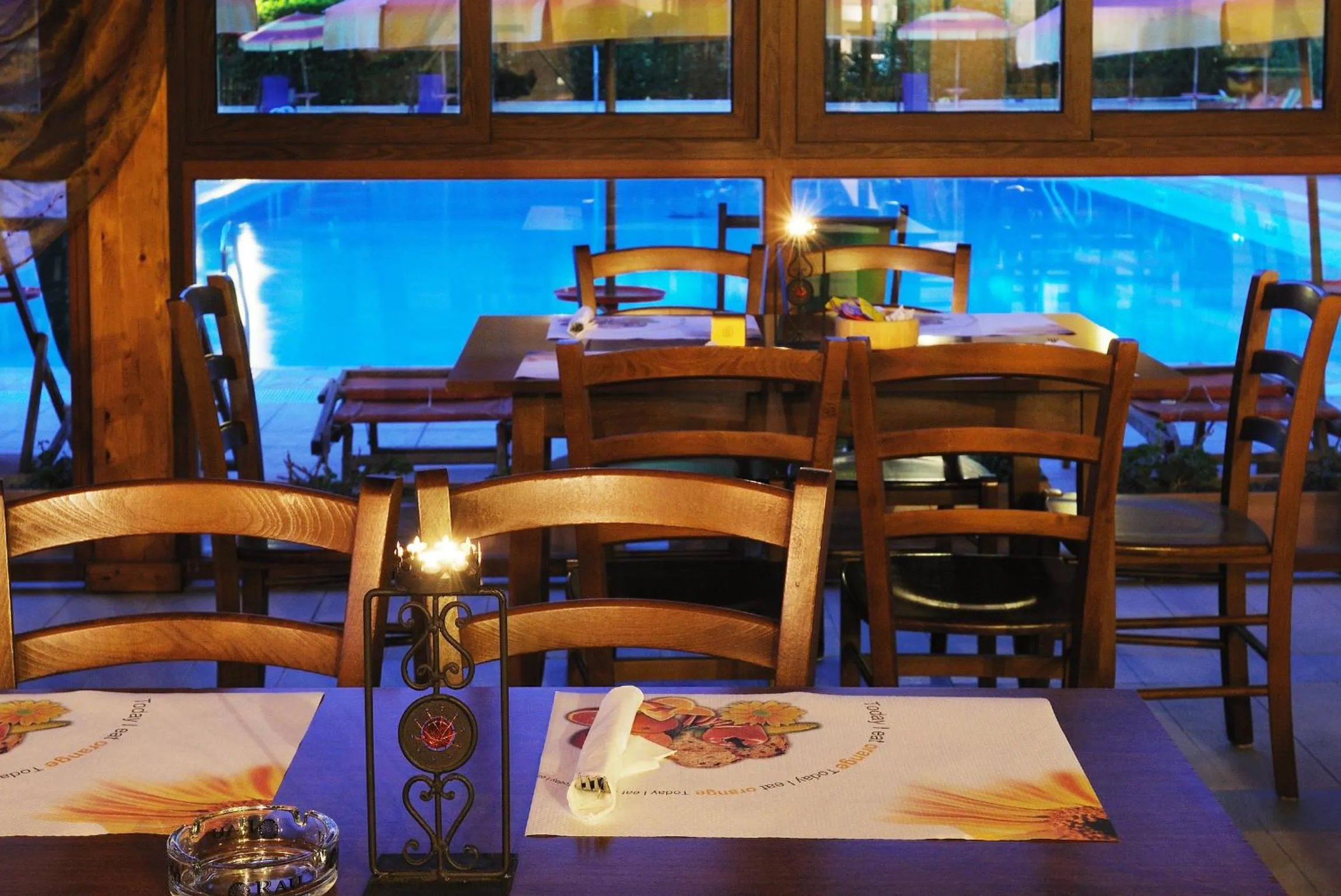 Restaurant/places to eat in Residence Oasis