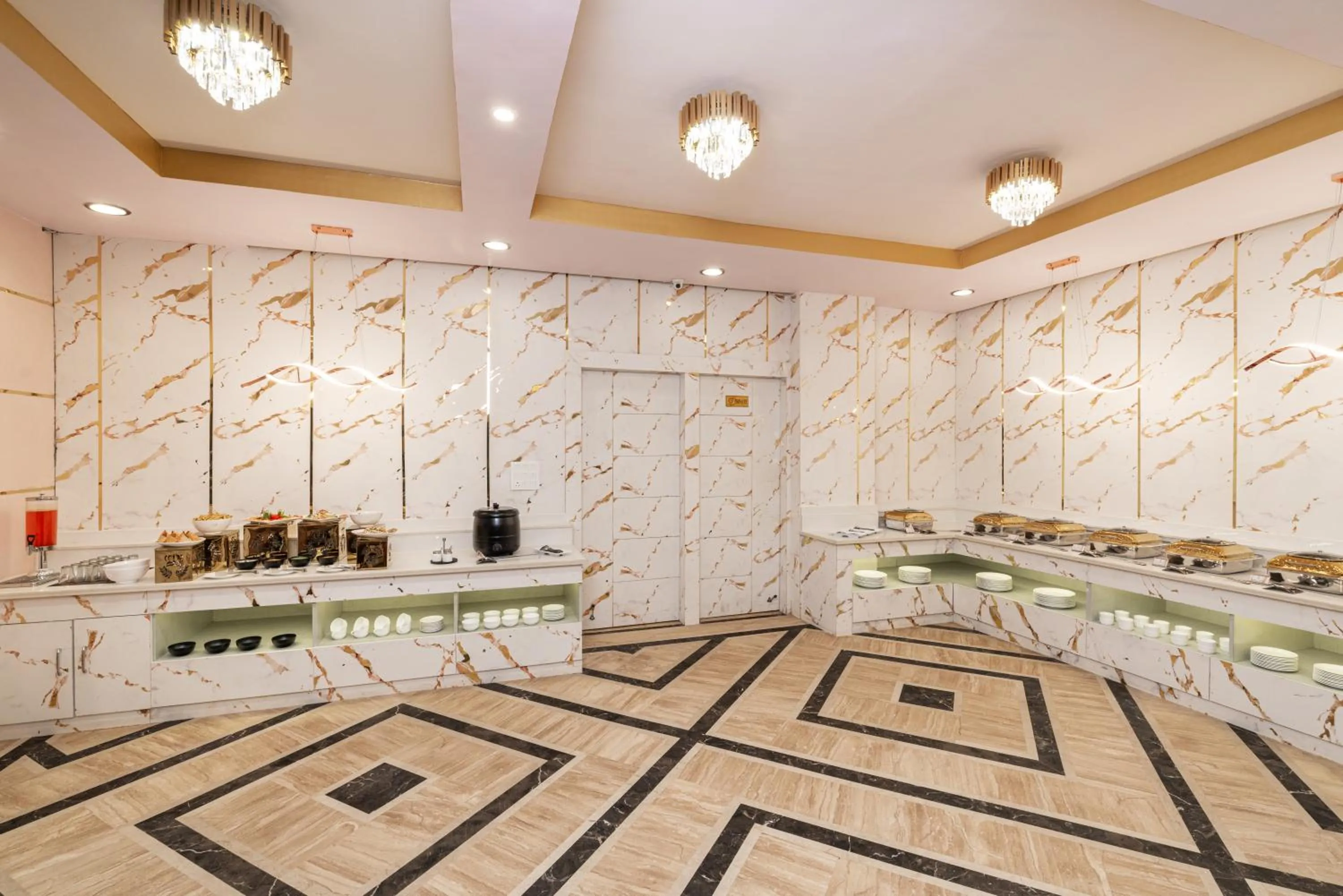 Buffet breakfast in Foxoso Taj View Hotel