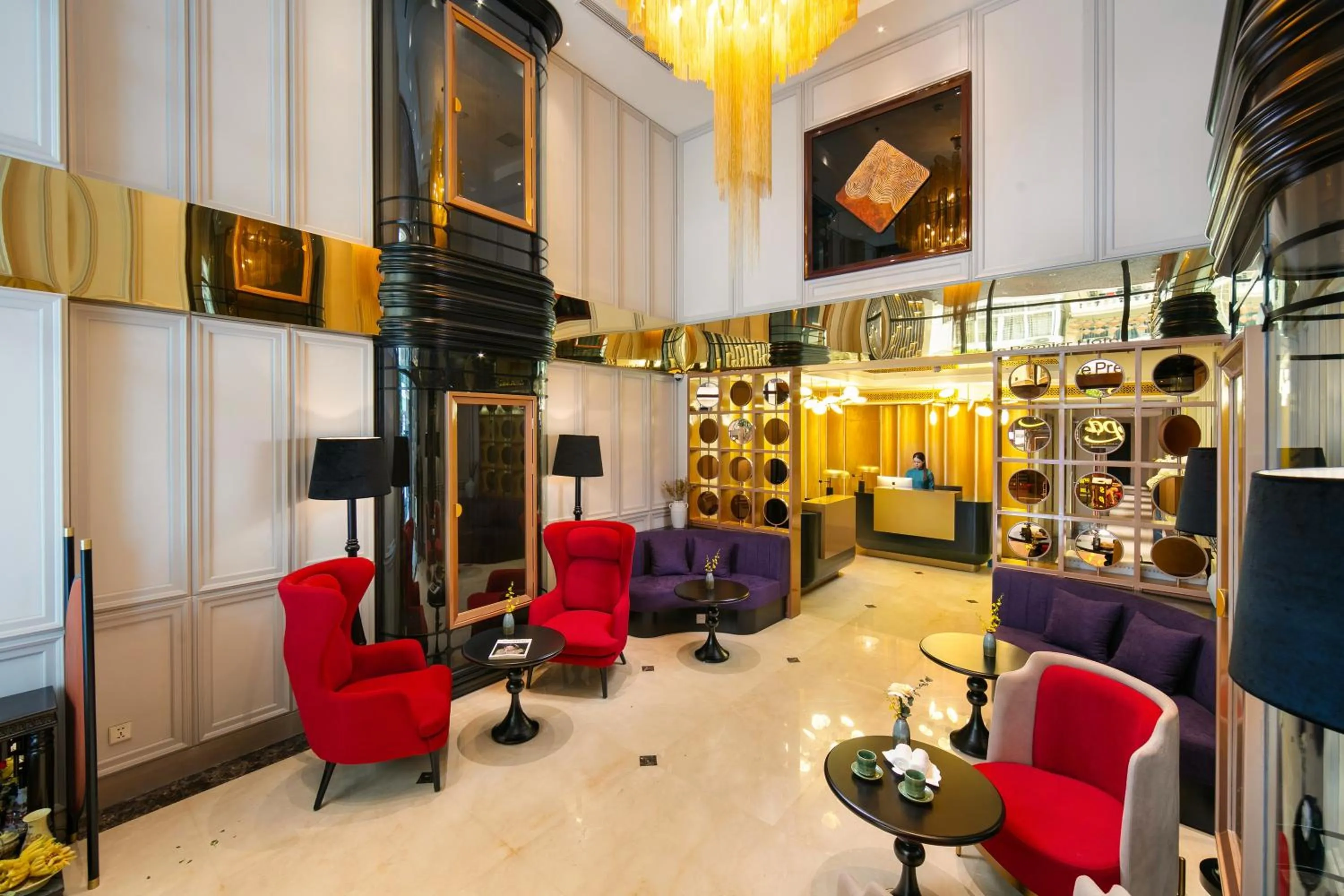 Lobby or reception in Le Premier Hotel & Rooftop Bar