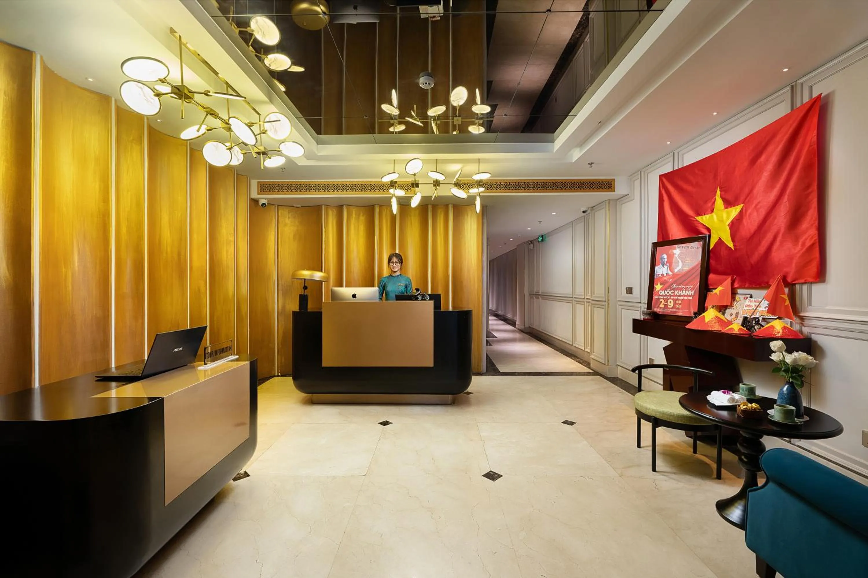 Lobby or reception in Le Premier Hotel & Rooftop Bar