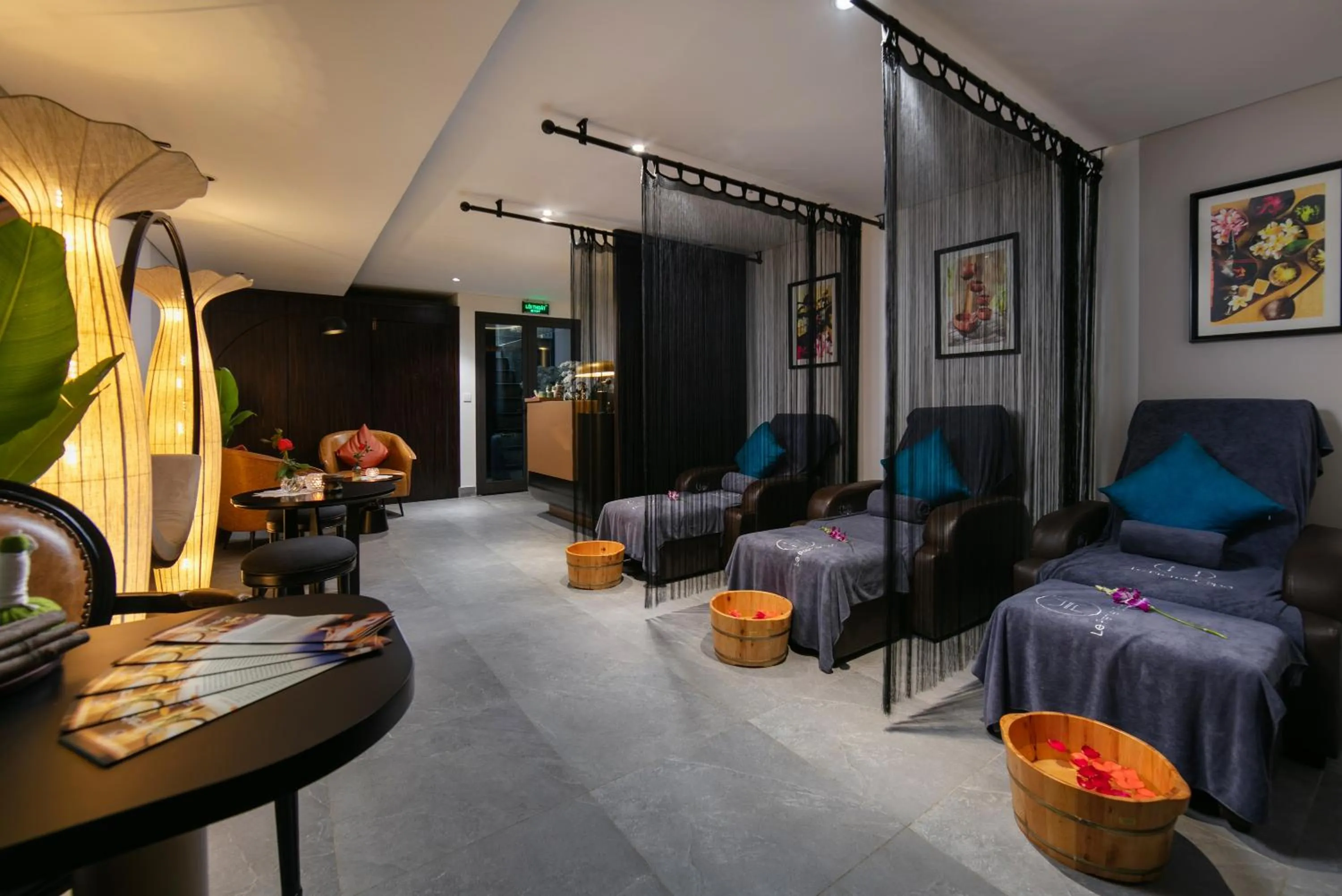 Spa and wellness centre/facilities in Le Premier Hotel & Rooftop Bar