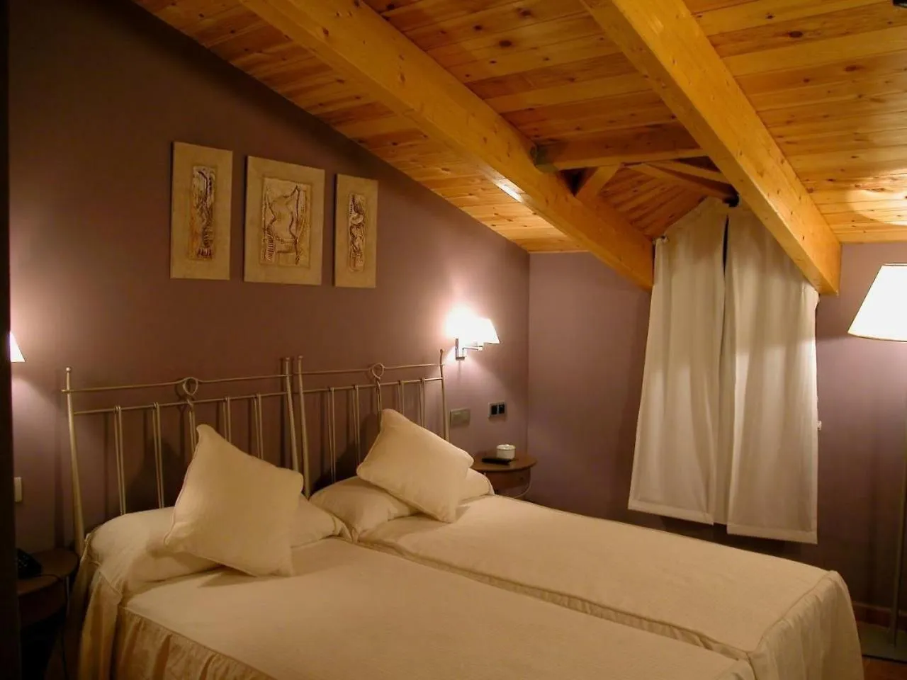 Photo of the whole room, Bed in Hotel Villa de Estercuel