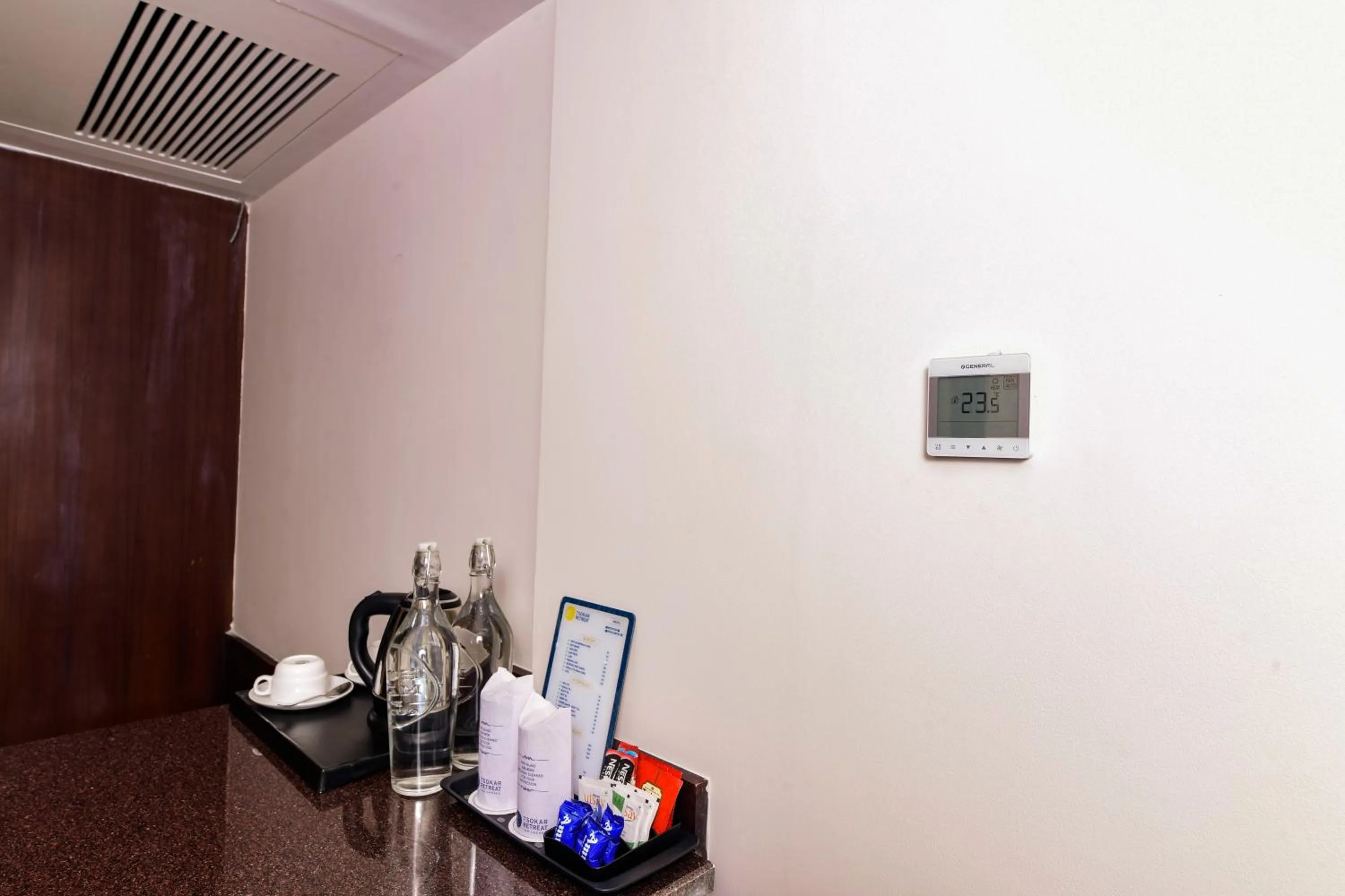 Coffee/tea facilities in Tsokar Retreat