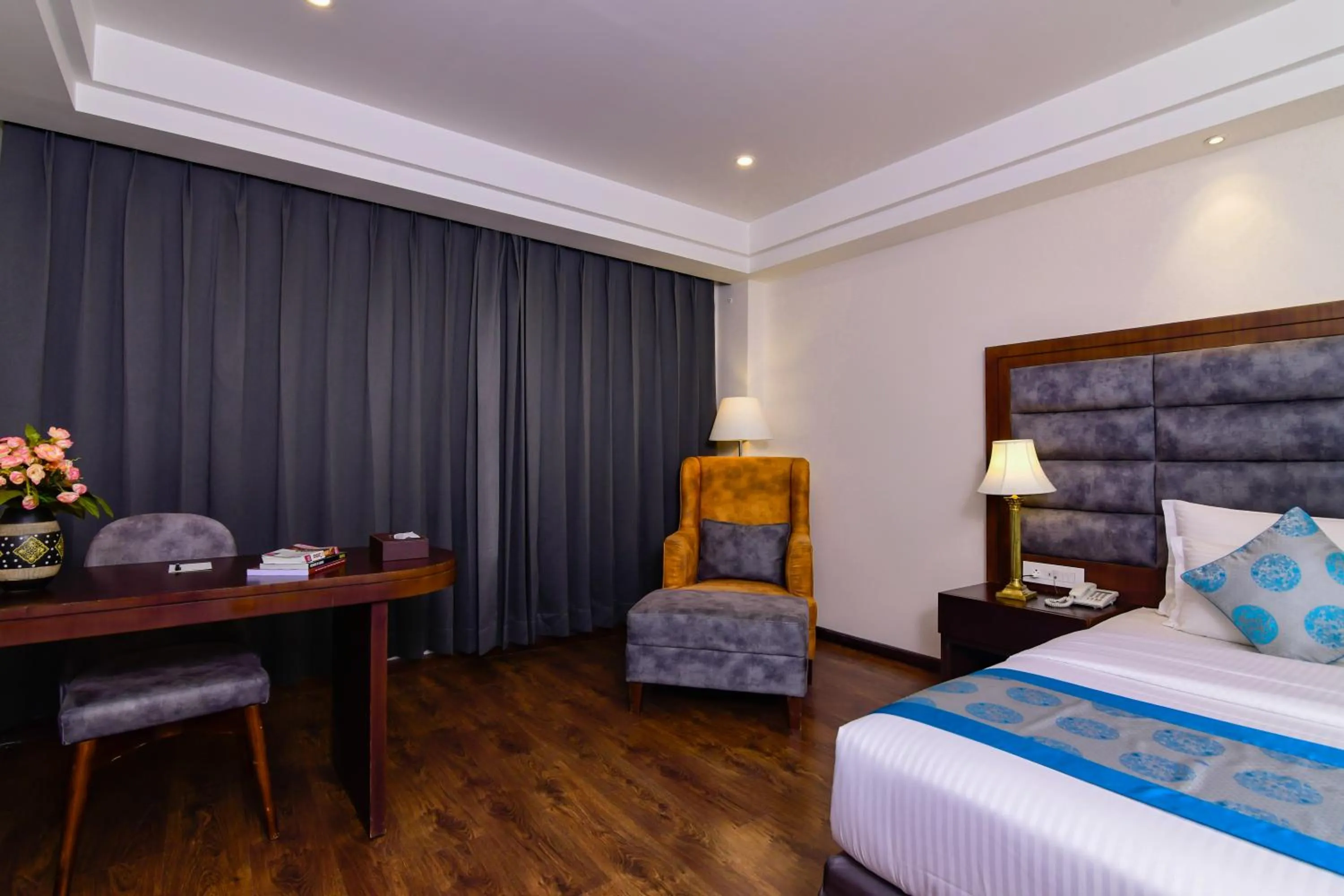 Seating area, Bed in Tsokar Retreat