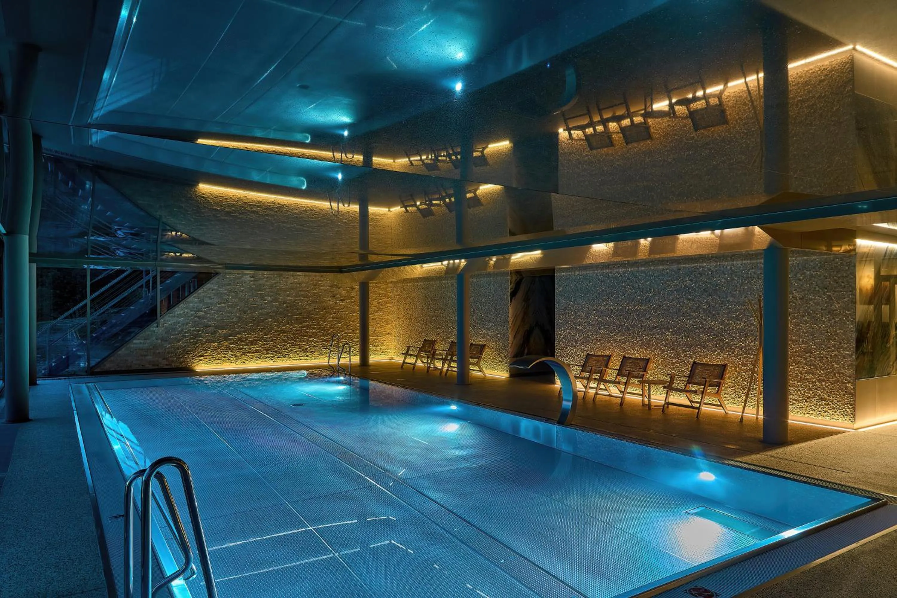 Swimming pool in Hotel Tetřeví Boudy