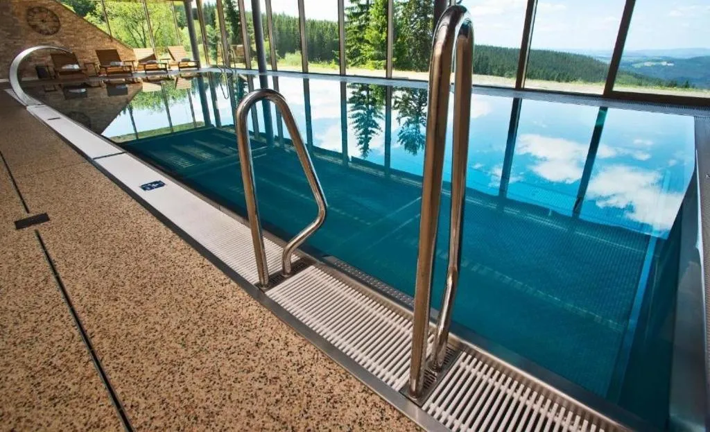 Swimming pool in Hotel Tetřeví Boudy