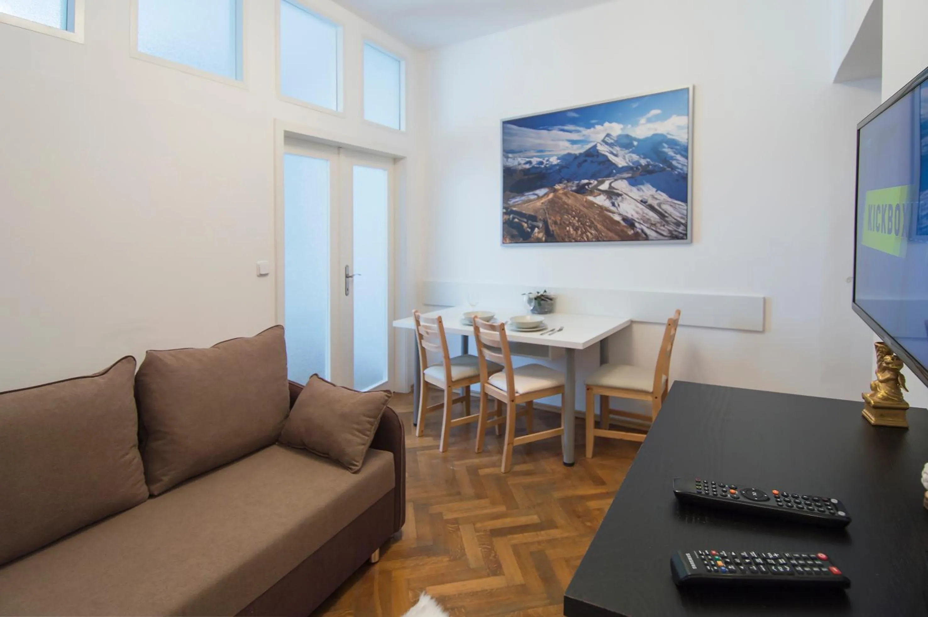 Modern Apartment Navrátilova II