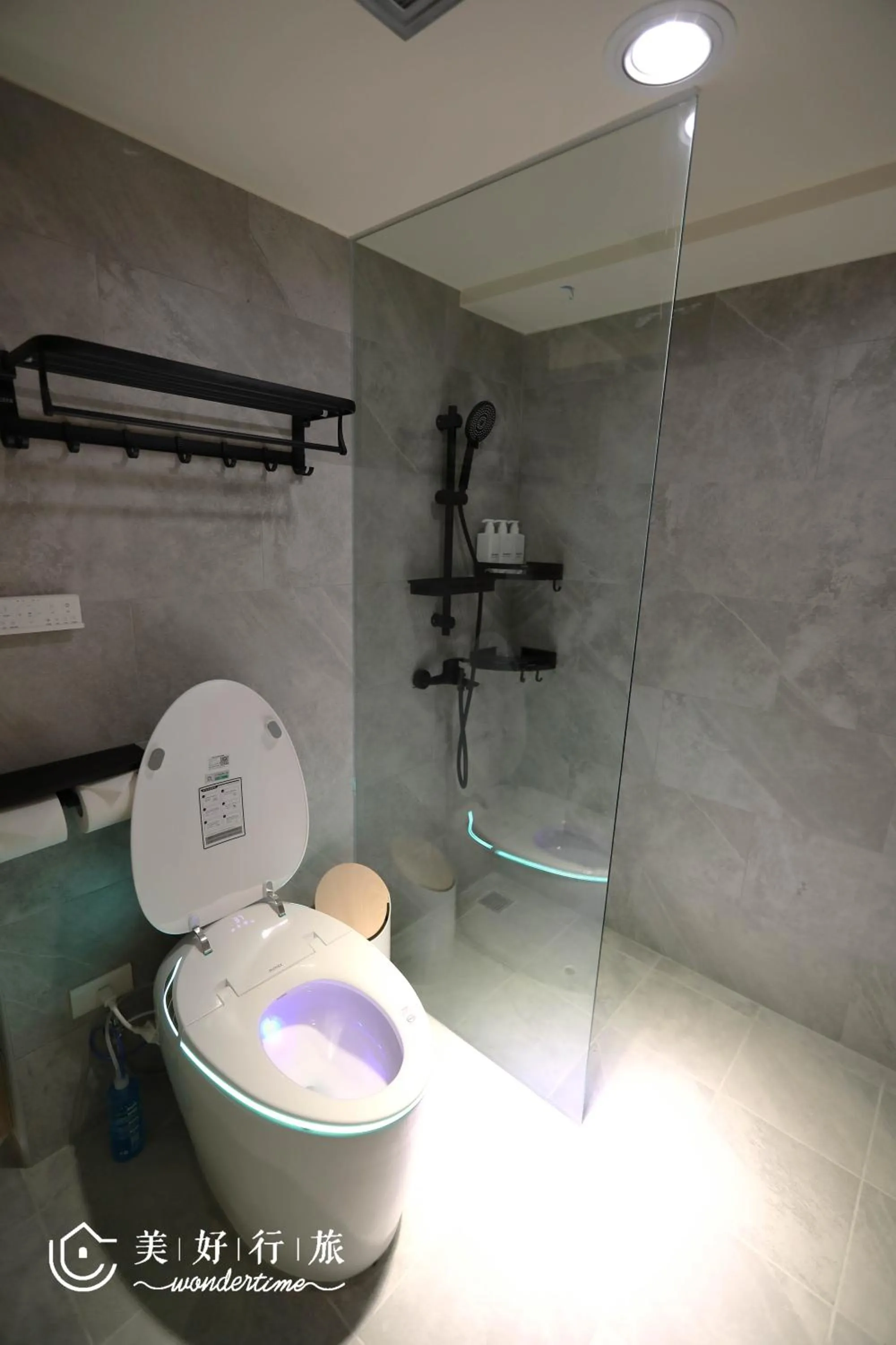 Shower in Wondertime Taipei Station - Hankou Ladies Hostel