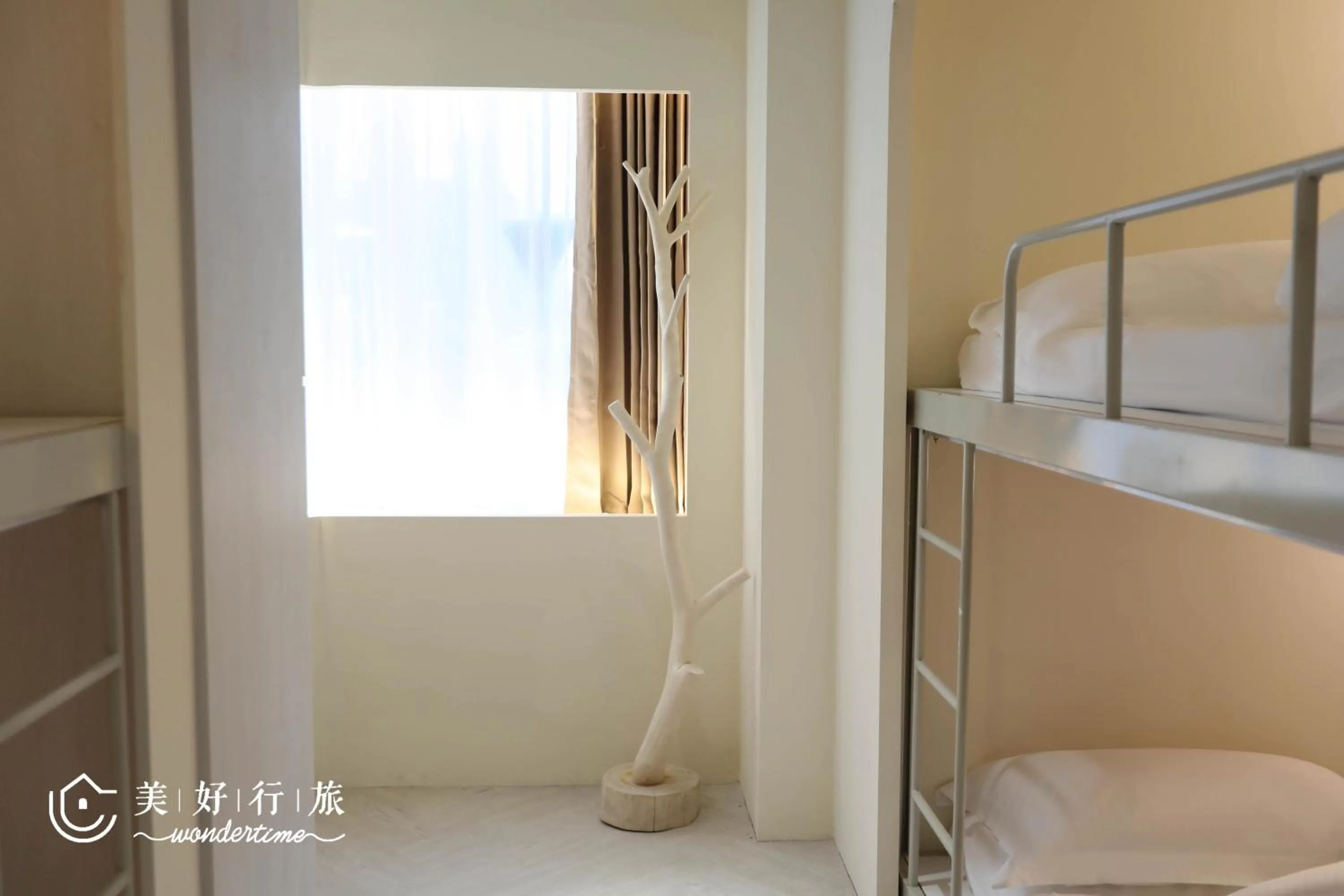 Photo of the whole room, Bed in Wondertime Taipei Station - Hankou Ladies Hostel