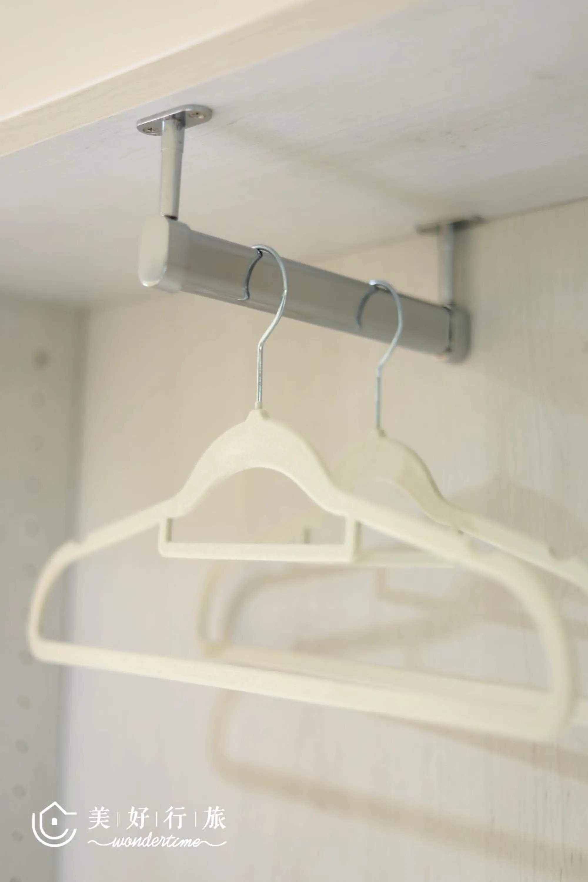 wardrobe in Wondertime Taipei Station - Hankou Ladies Hostel