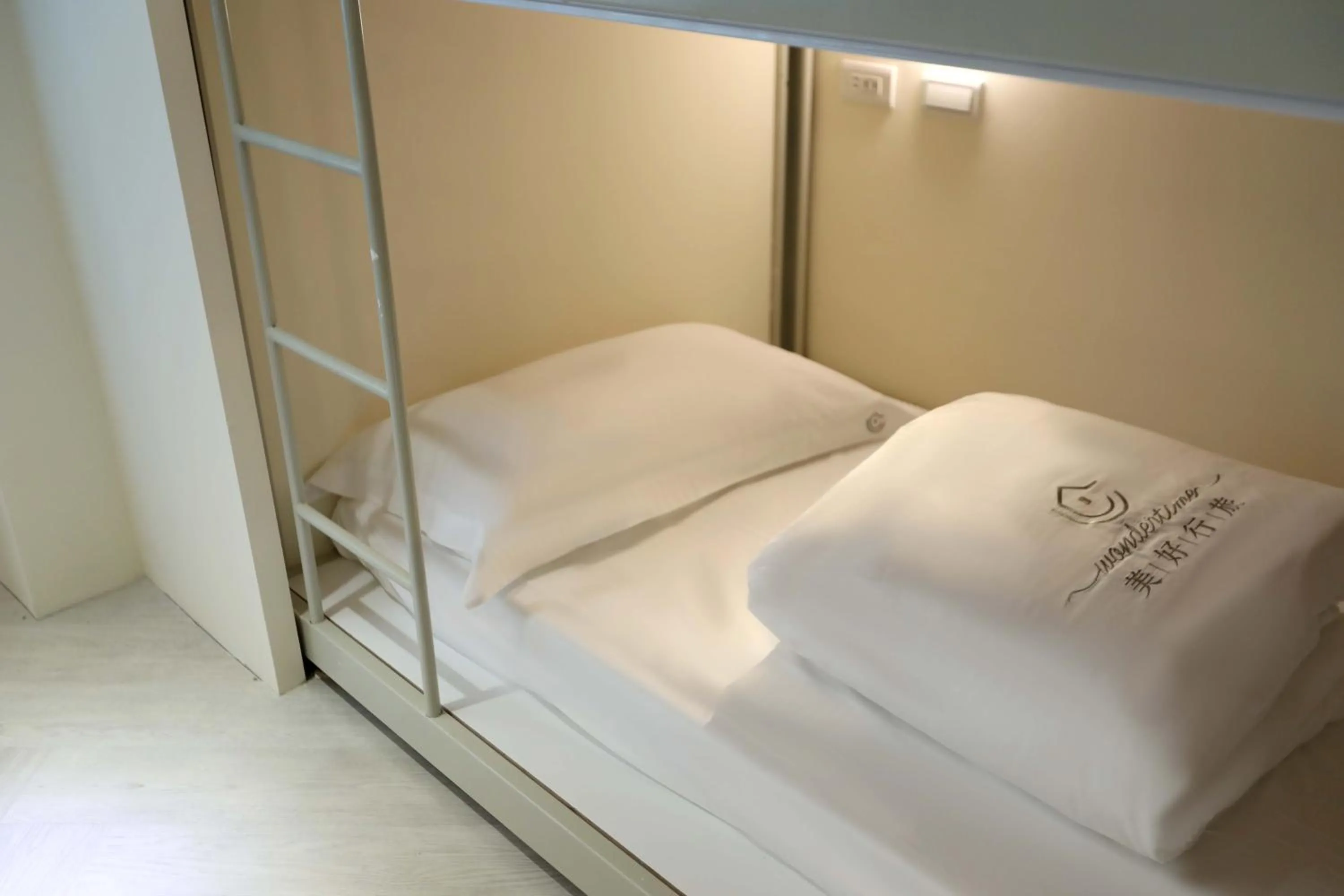 bunk bed, Bed in Wondertime Taipei Station - Hankou Ladies Hostel