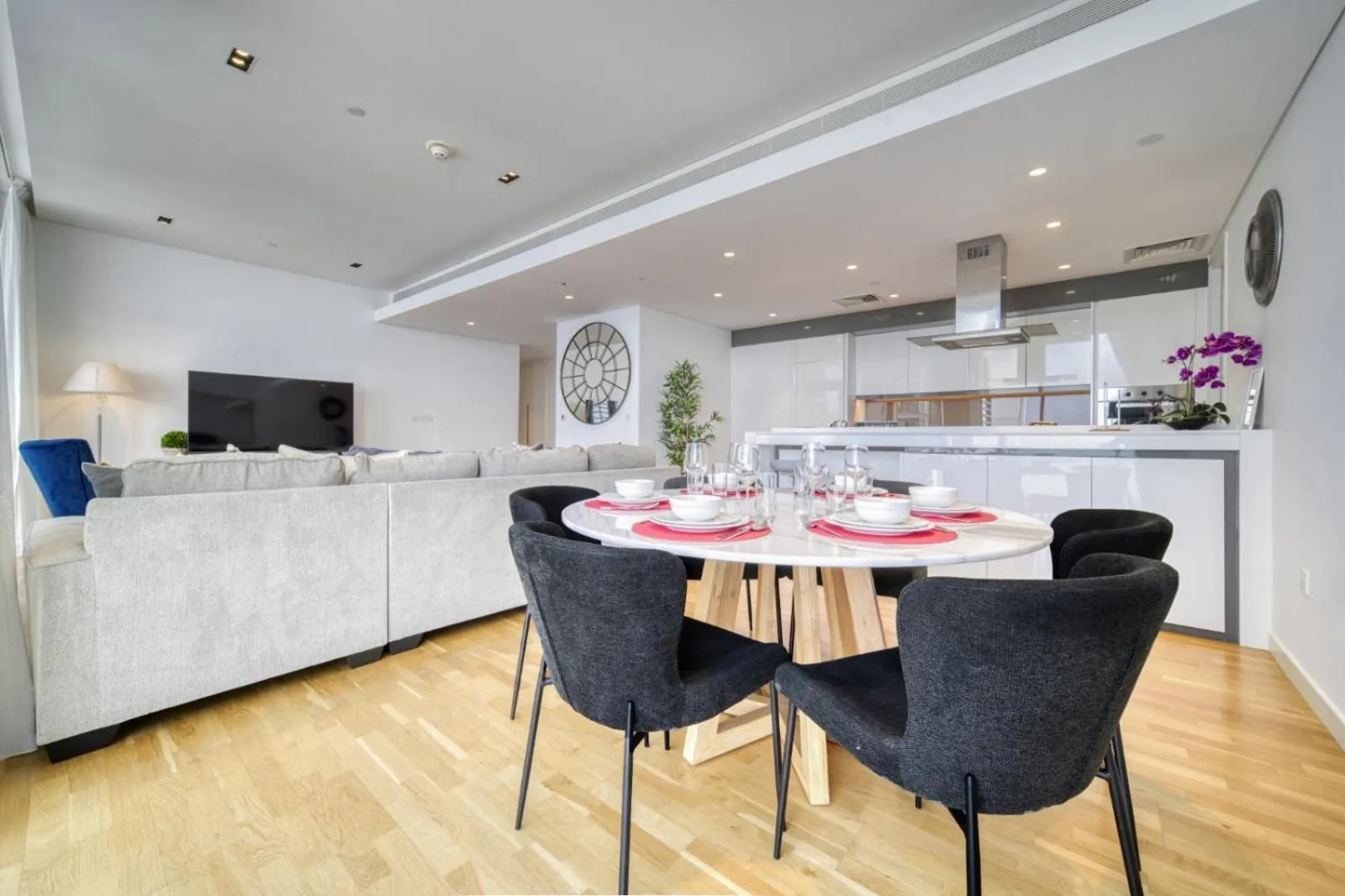 Kitchen or kitchenette in Shadow Of The Sun by Lagom