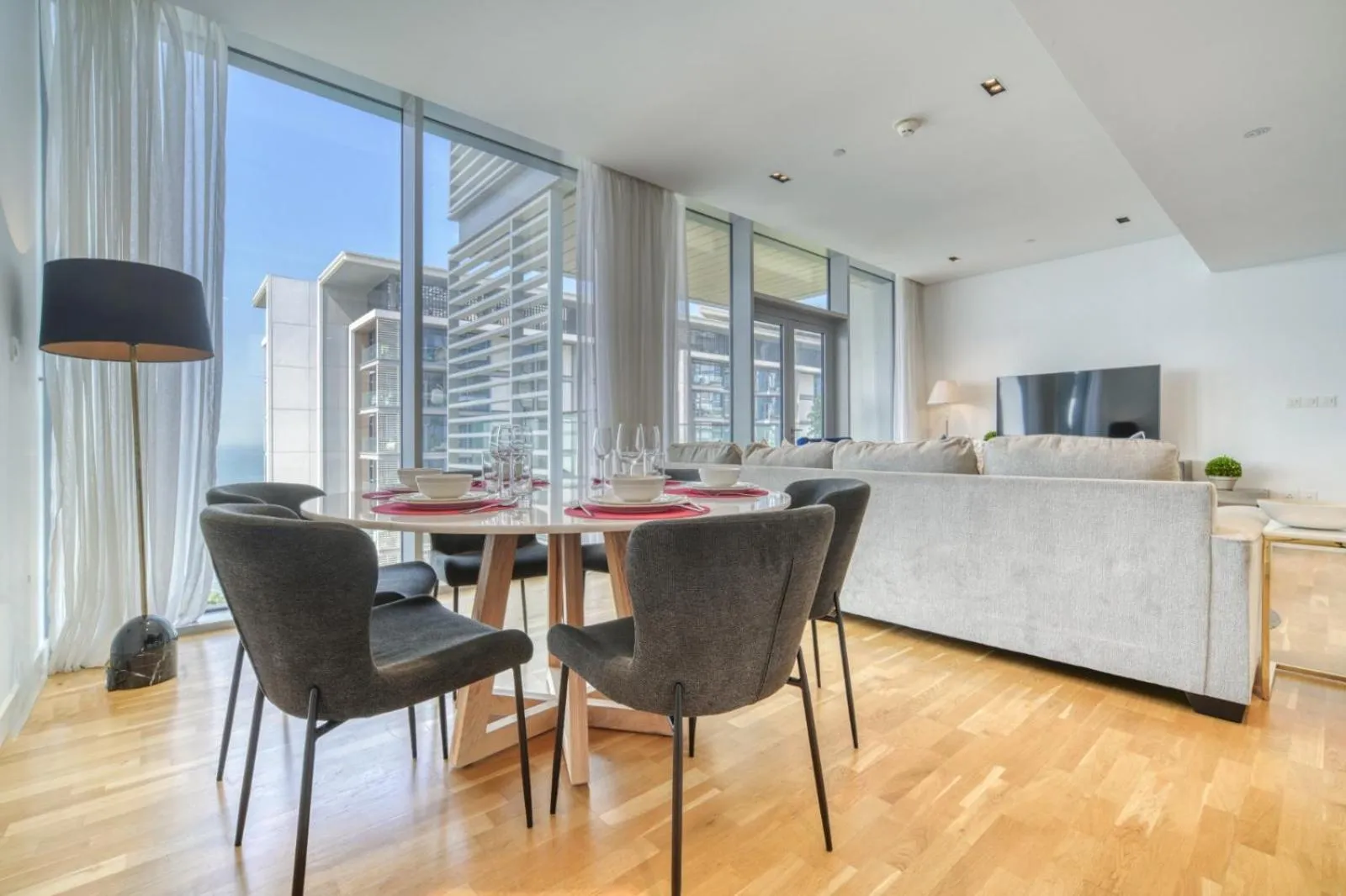 Dining area in Shadow Of The Sun by Lagom