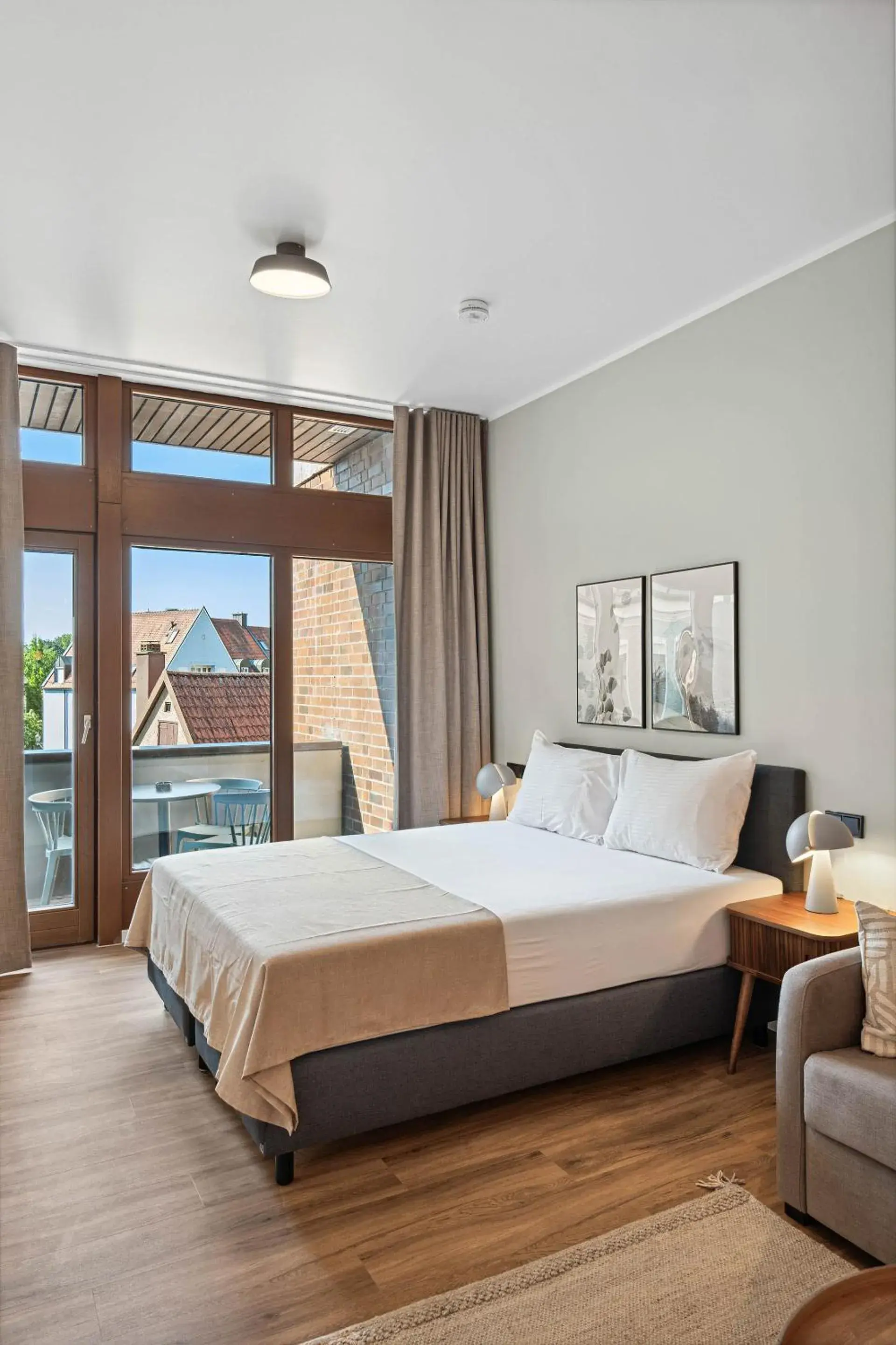 Comfort Suite with Balcony in Limehome Memmingen Maximilianstraße Comfort Suite with Balcony in Limehome Memmingen Maximilianstraße