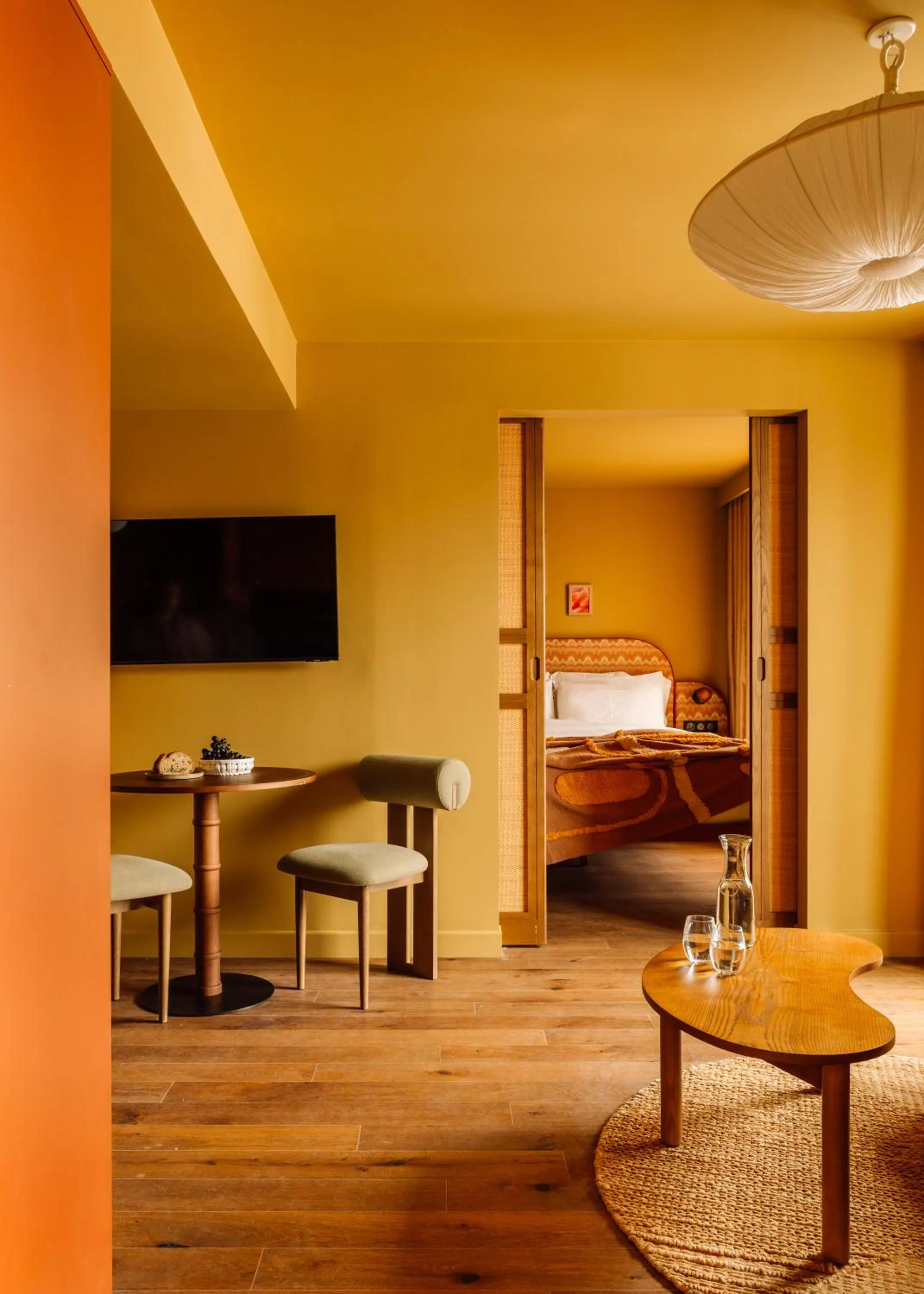 Living room in Le Jardin de Verre by Locke