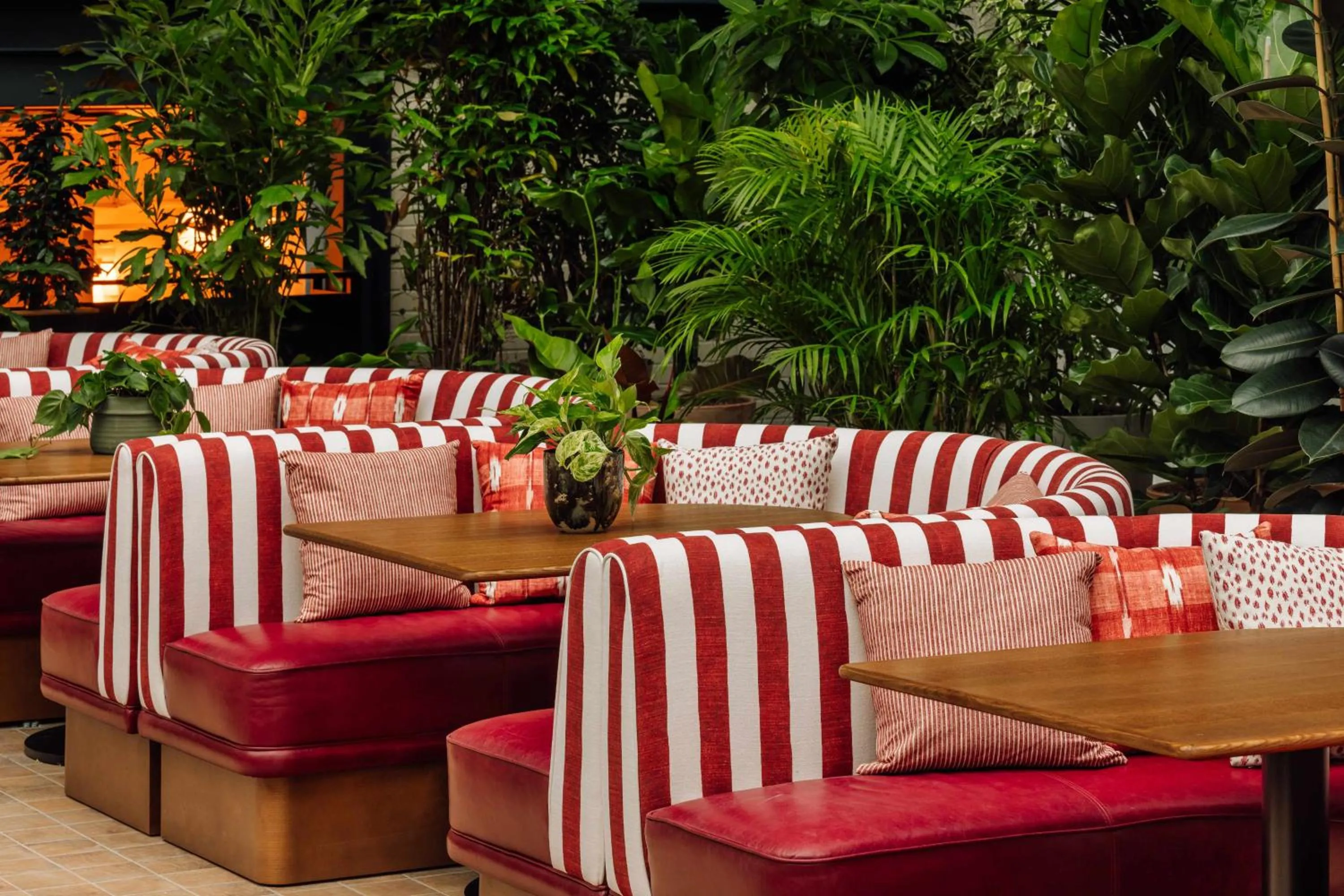 Restaurant/places to eat in Le Jardin de Verre by Locke