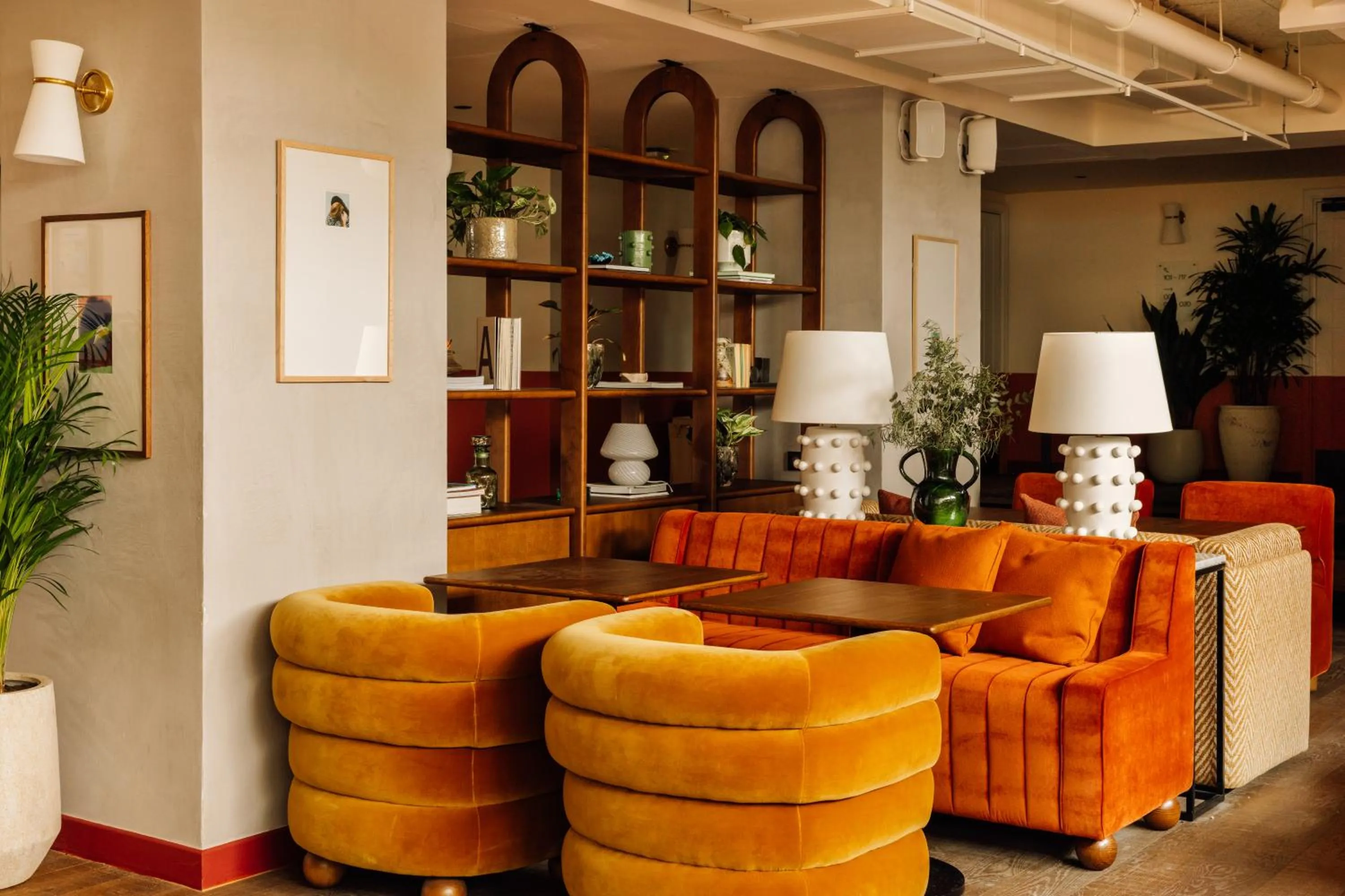 Coffee/tea facilities in Le Jardin de Verre by Locke