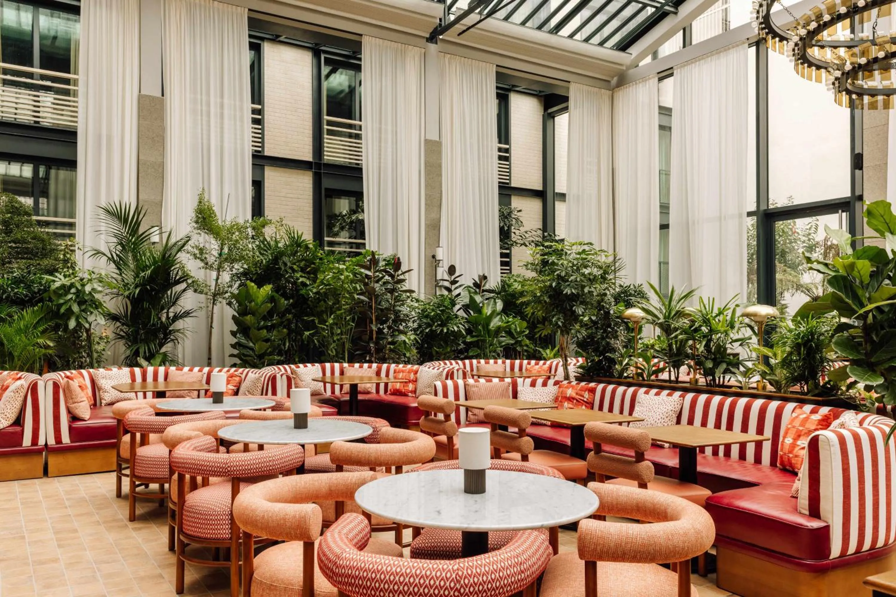 Restaurant/places to eat in Le Jardin de Verre by Locke