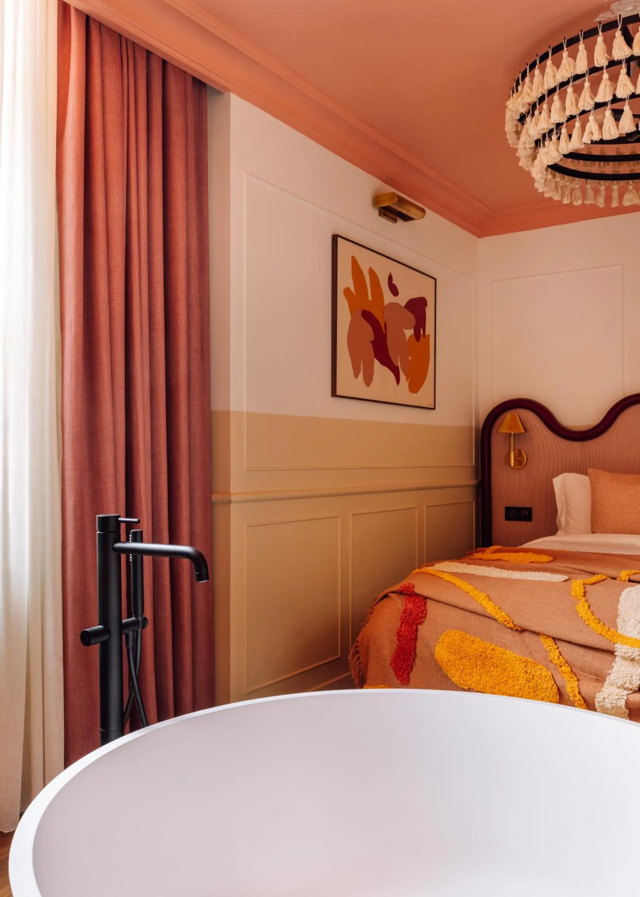 Bedroom, Bed in Le Jardin de Verre by Locke