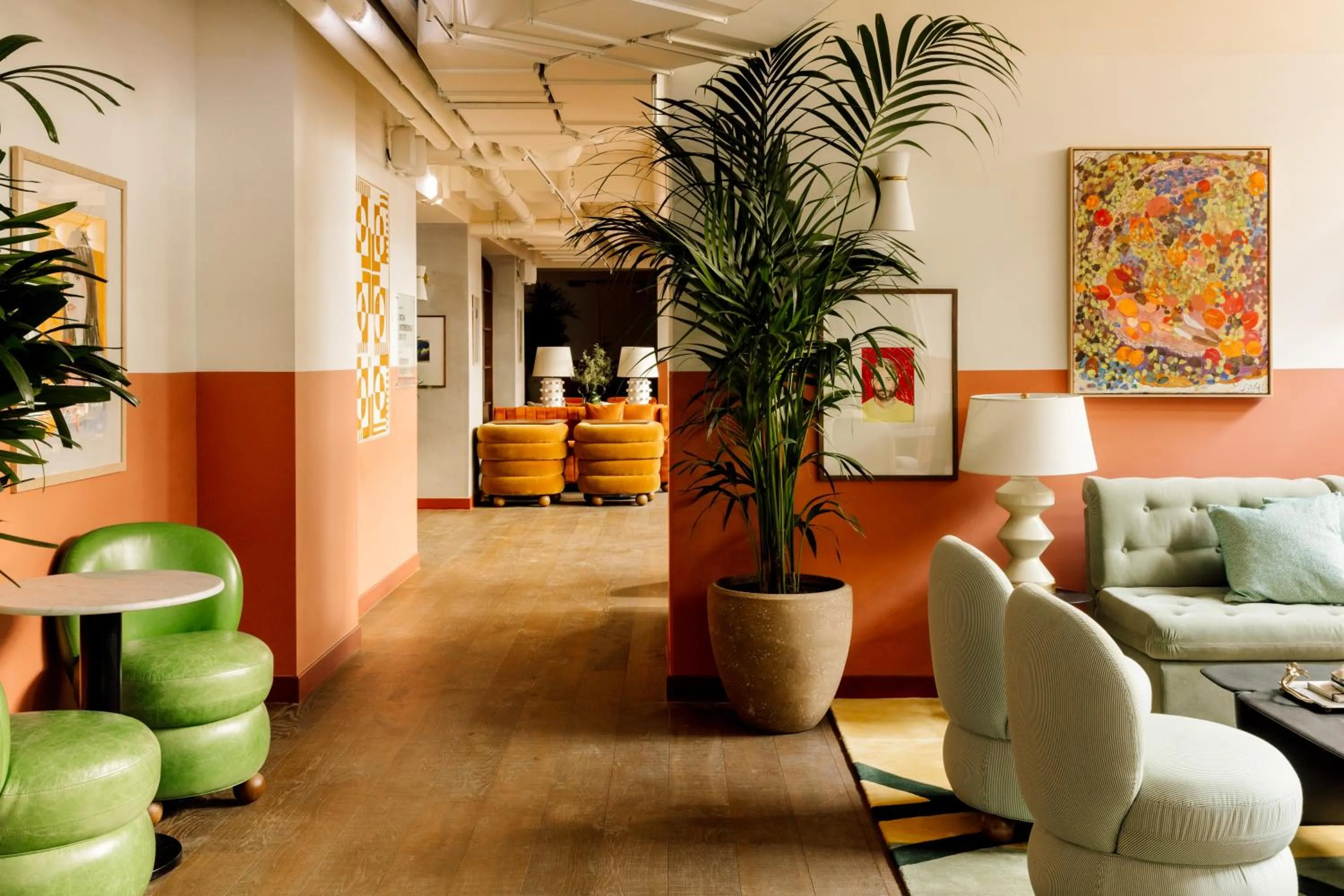 Coffee/tea facilities in Le Jardin de Verre by Locke