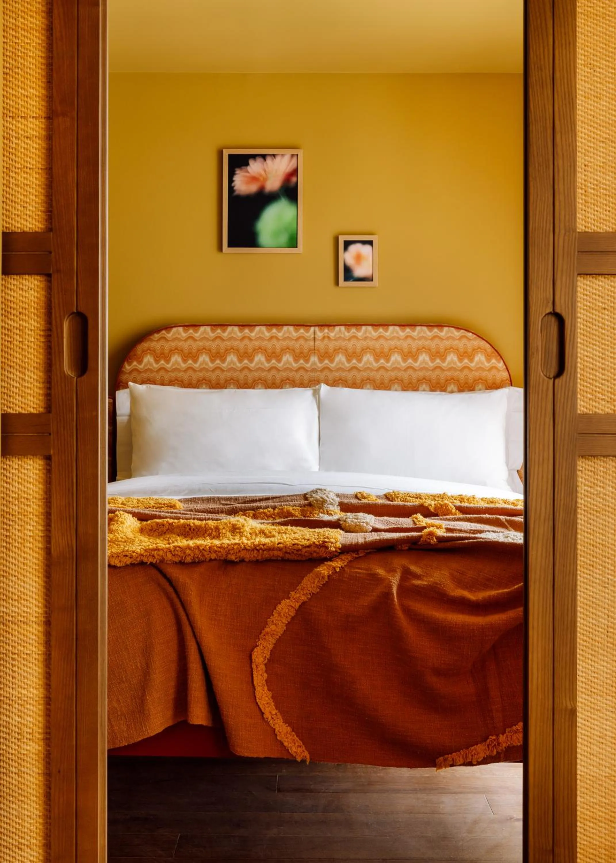 Bedroom, Bed in Le Jardin de Verre by Locke