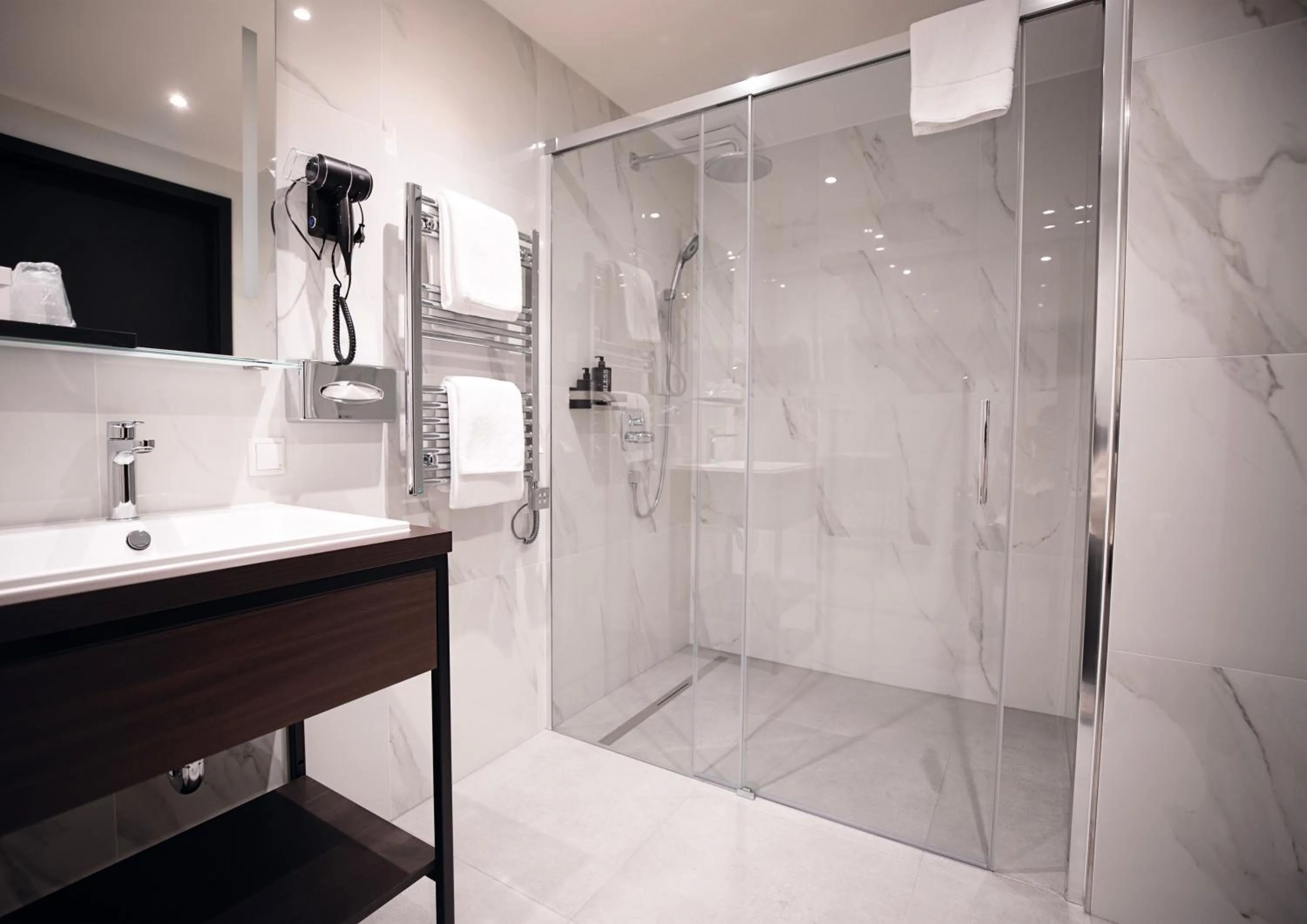 Bathroom in Skyline Hotel City Frankfurt