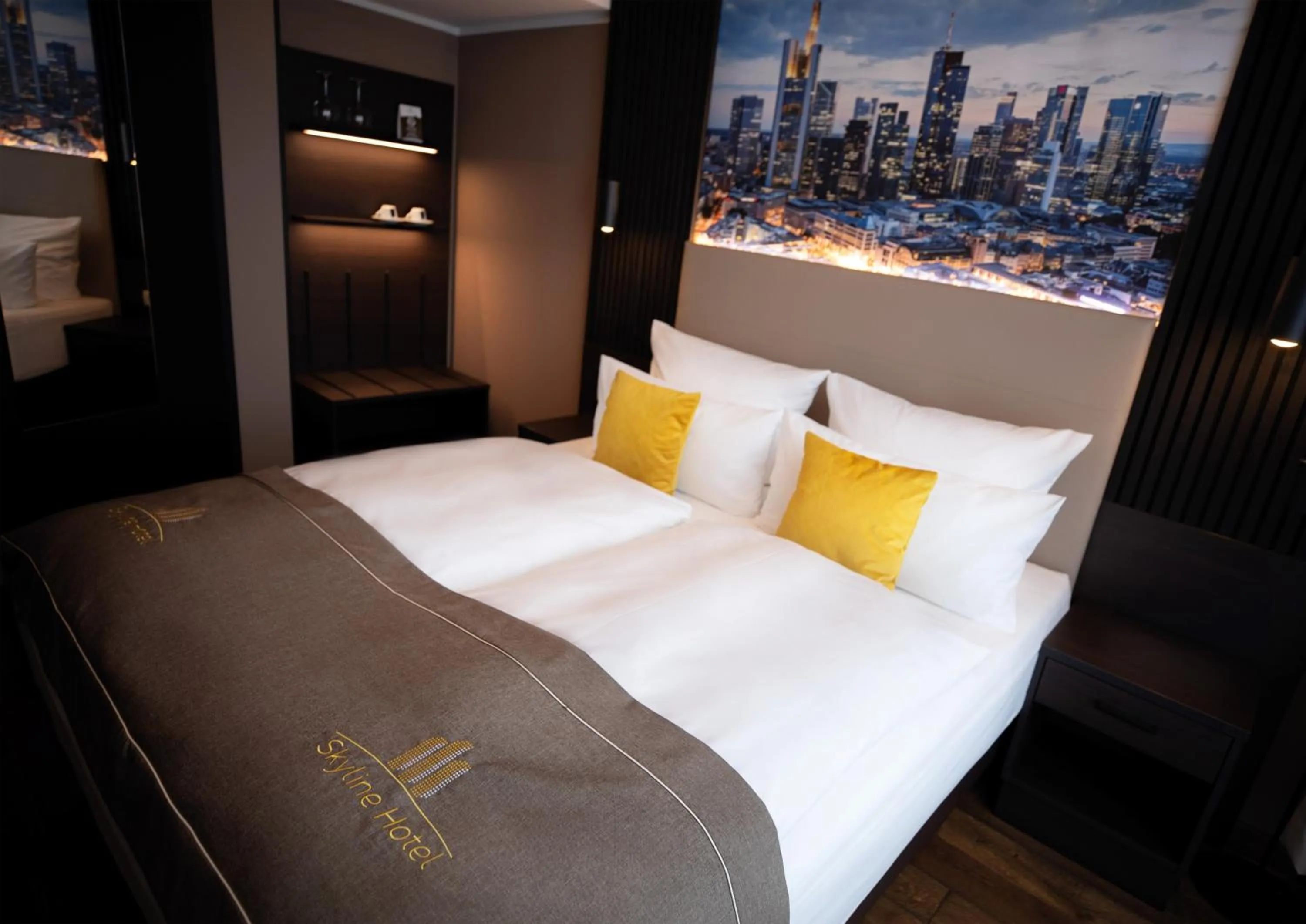 Bed in Skyline Hotel City Frankfurt