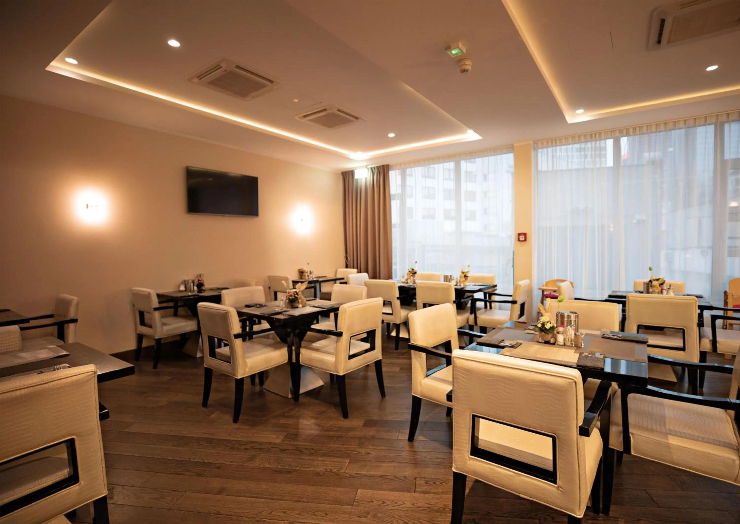 Restaurant/places to eat in Skyline Hotel City Frankfurt