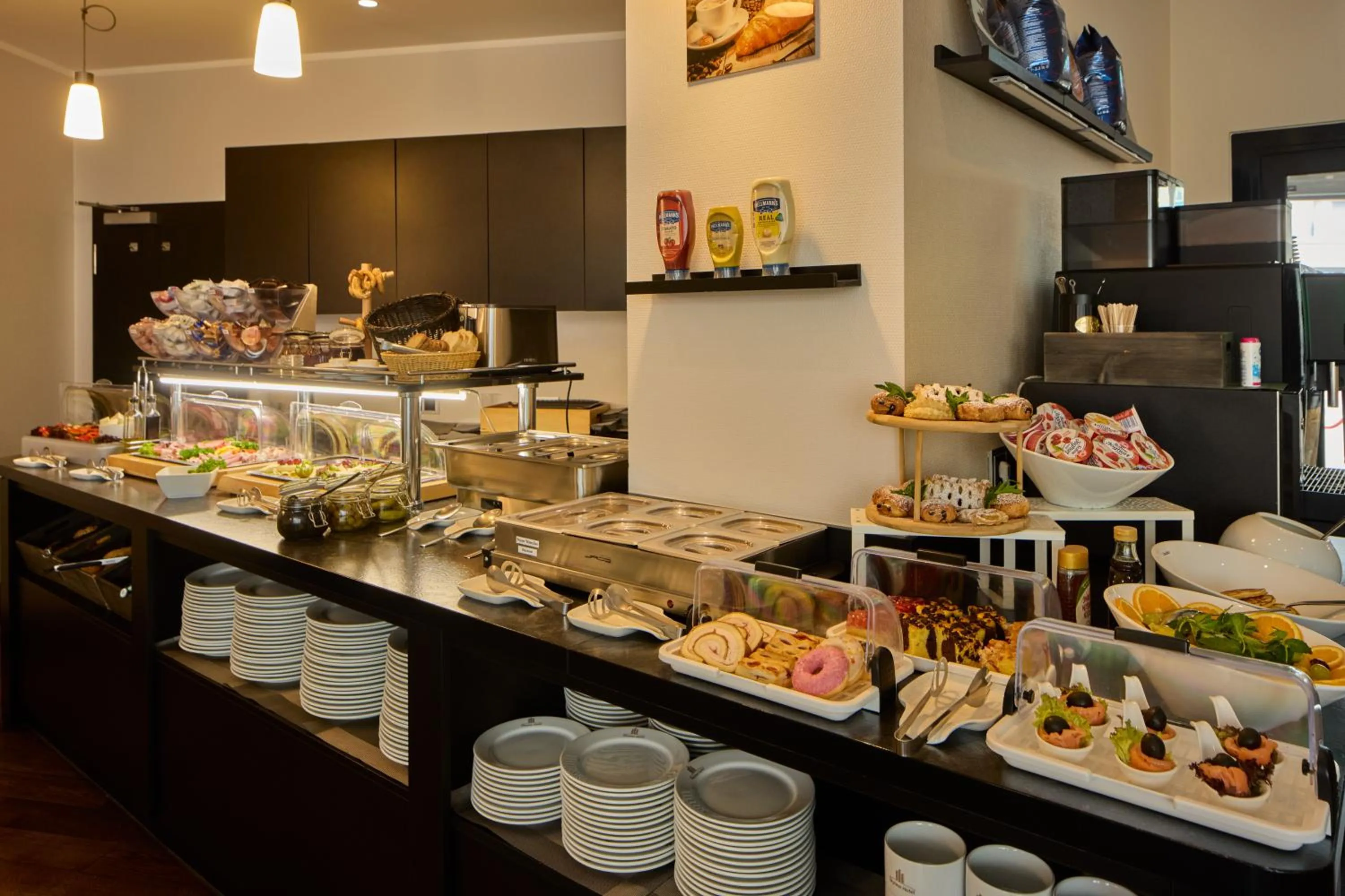 Breakfast in Skyline Hotel City Frankfurt