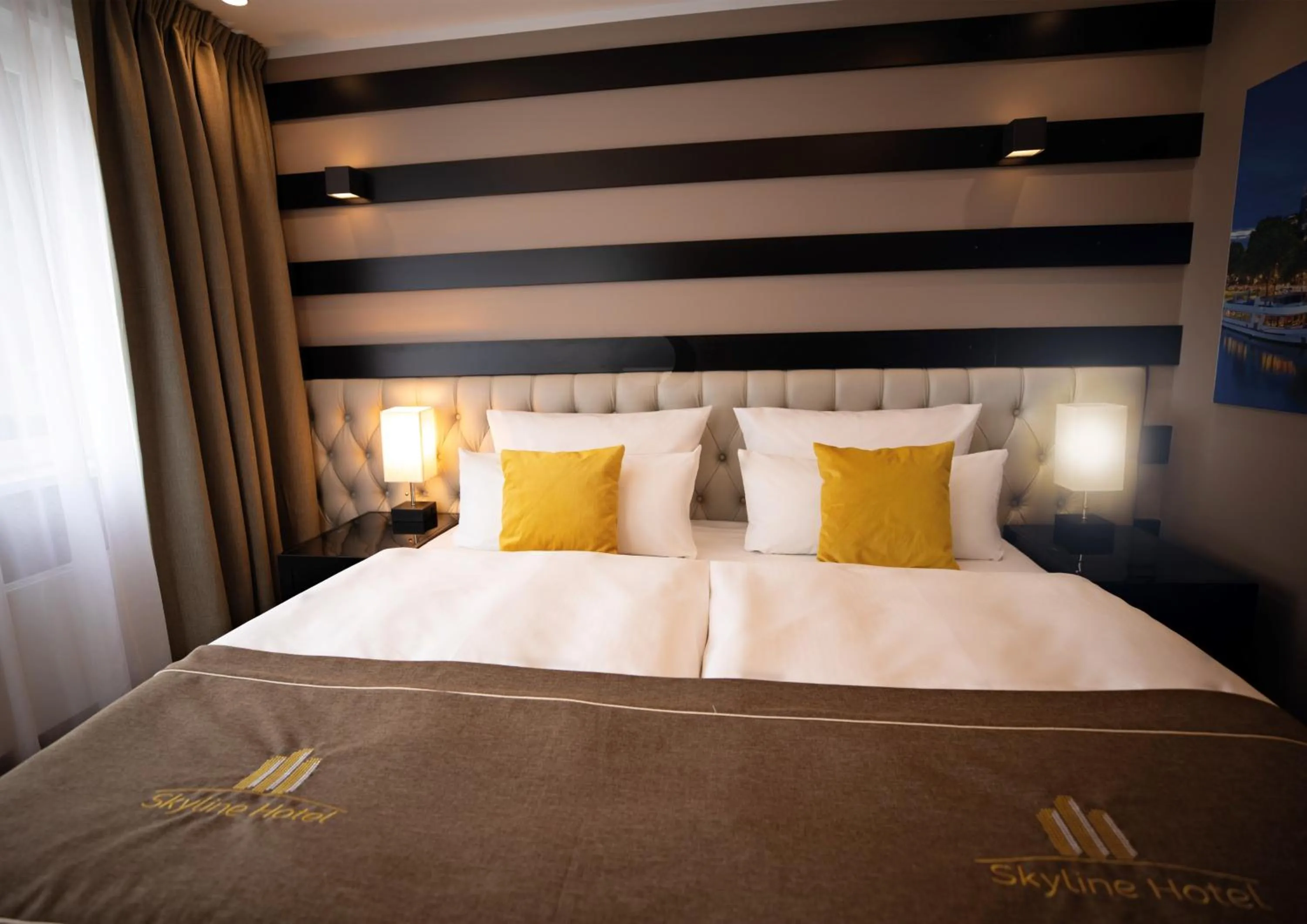 Bed in Skyline Hotel City Frankfurt