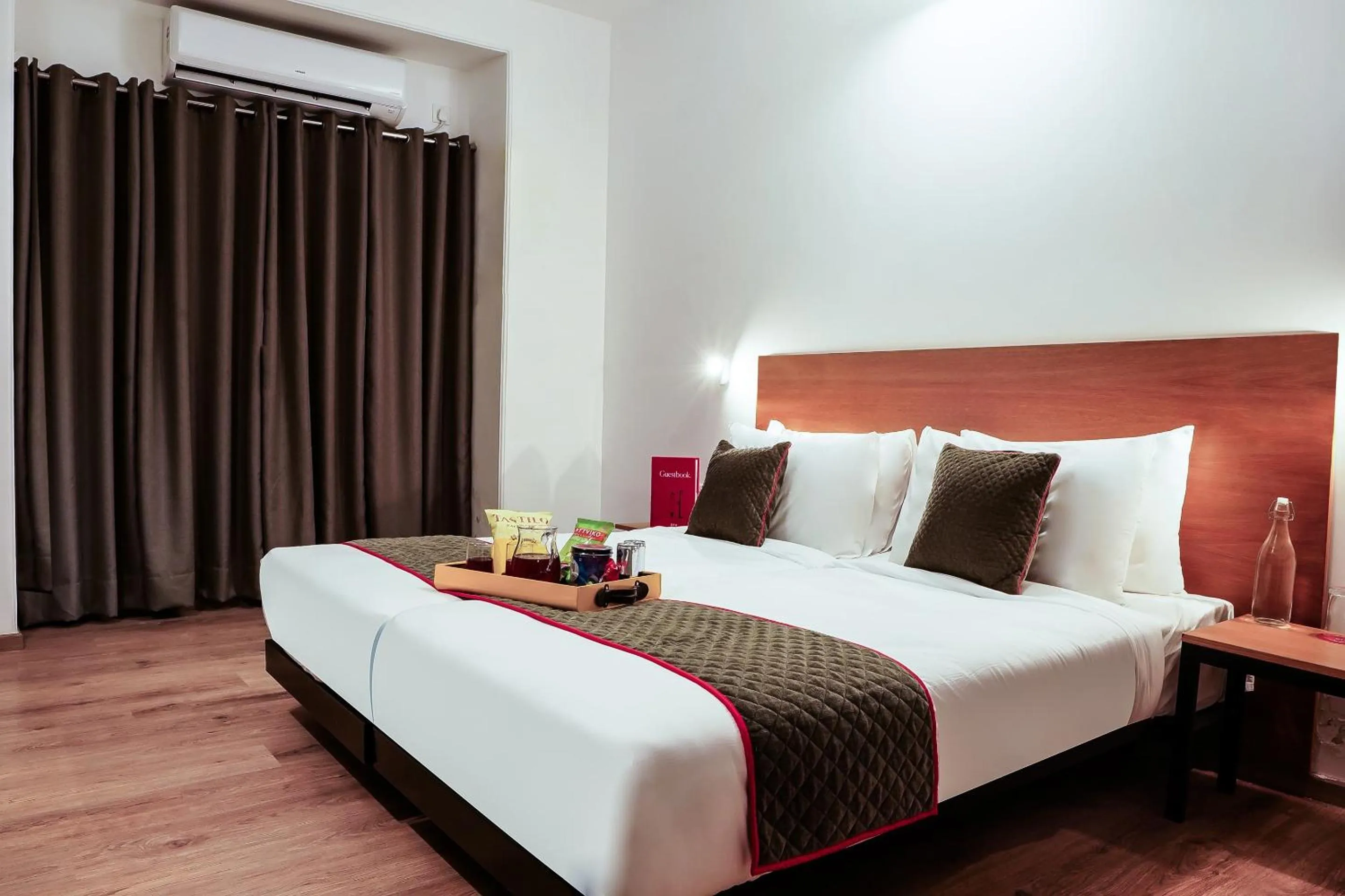 Bedroom, Bed in Super Townhouse Galleria Market Near Golf Course Road