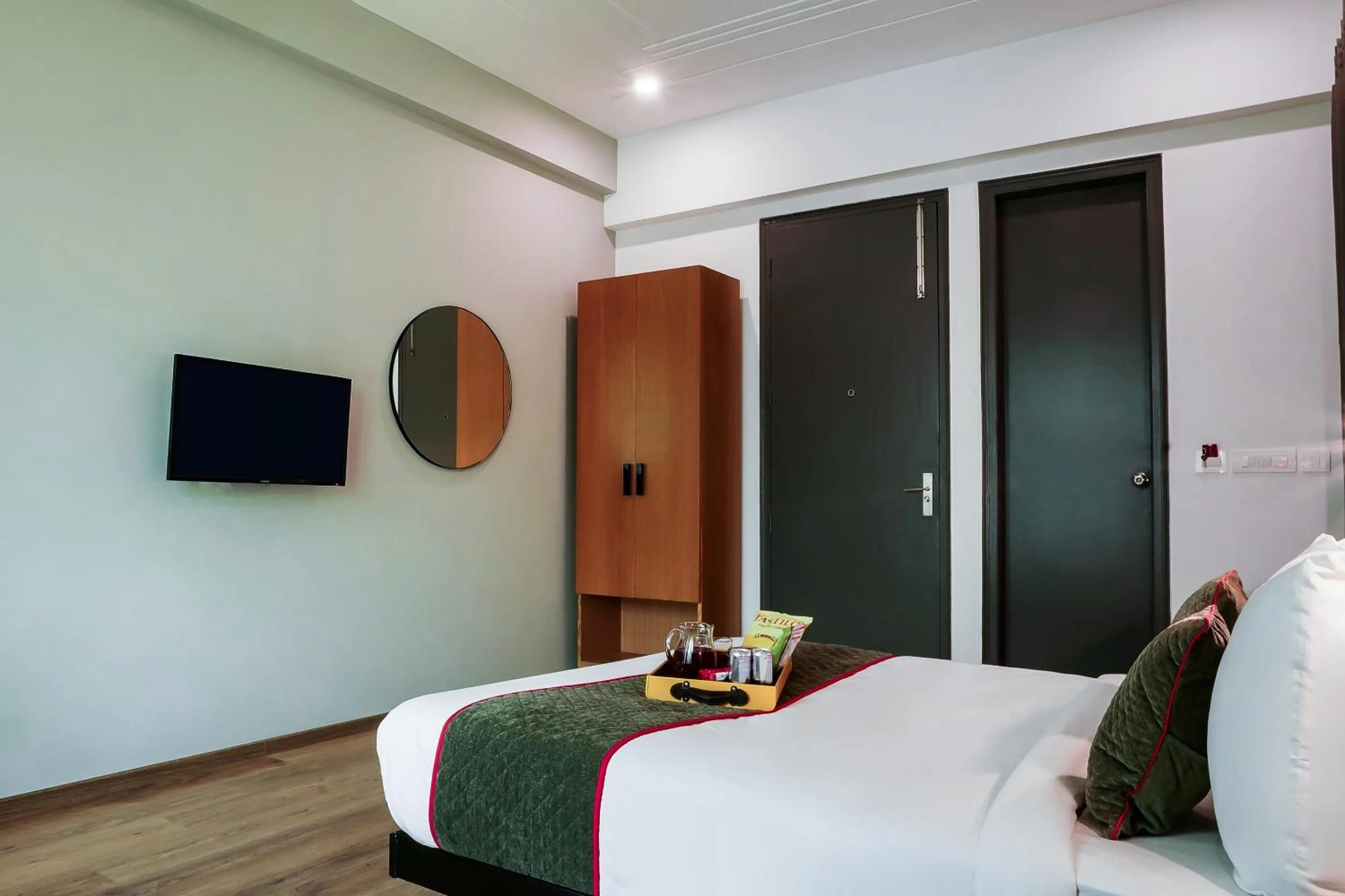 Bedroom, Bed in Super Townhouse Galleria Market Near Golf Course Road