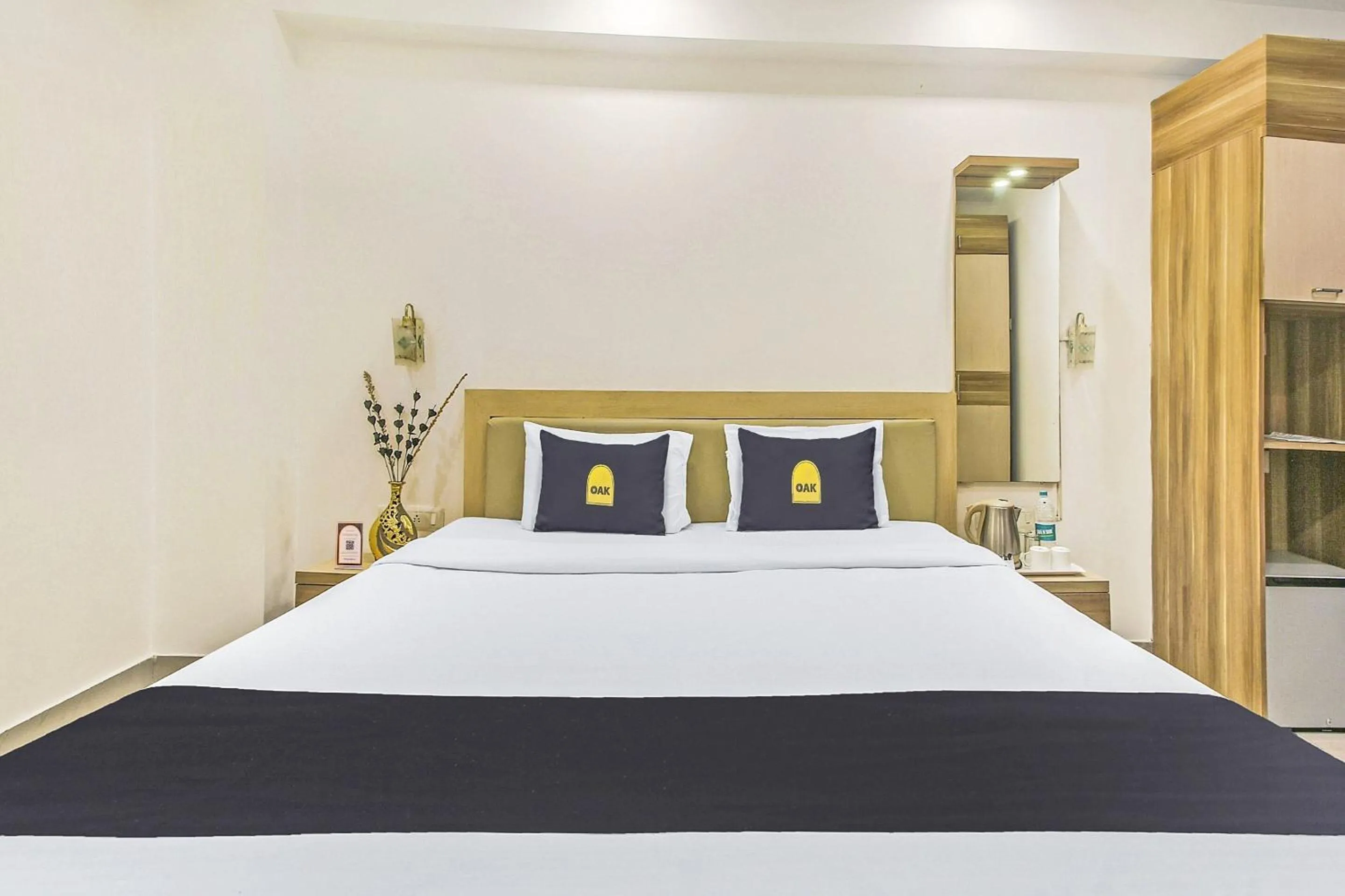 Photo of the whole room, Bed in Super Townhouse OAK The Platinum Studio