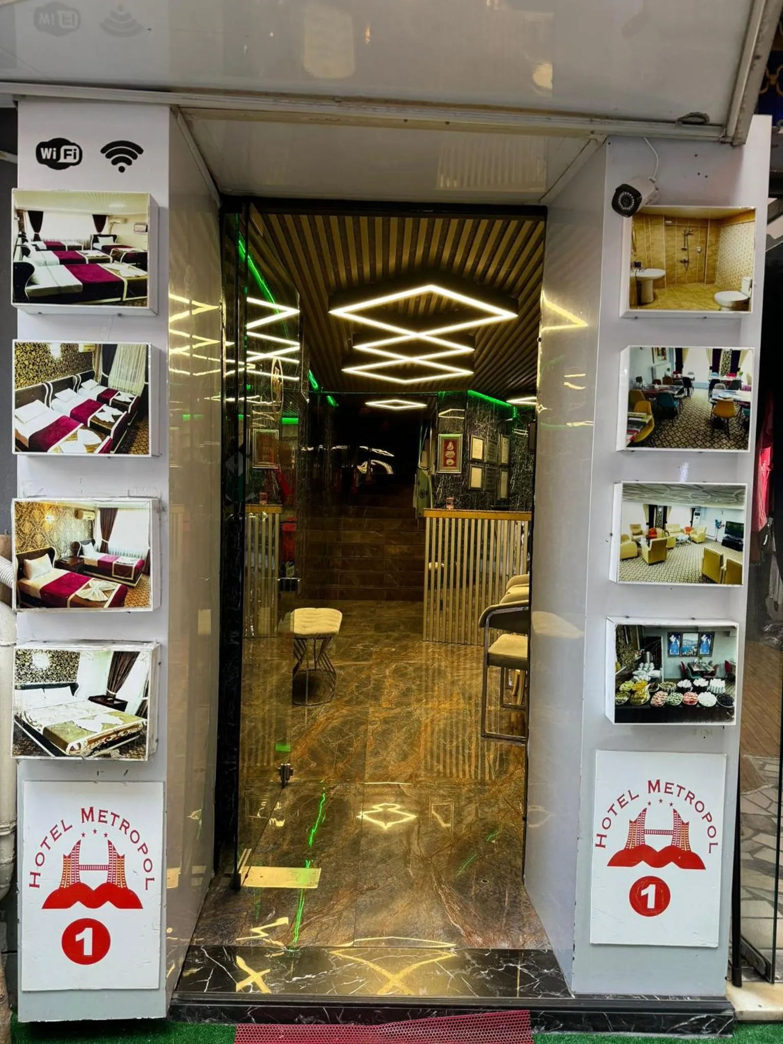 Facade/entrance in Hotel Metropol 1