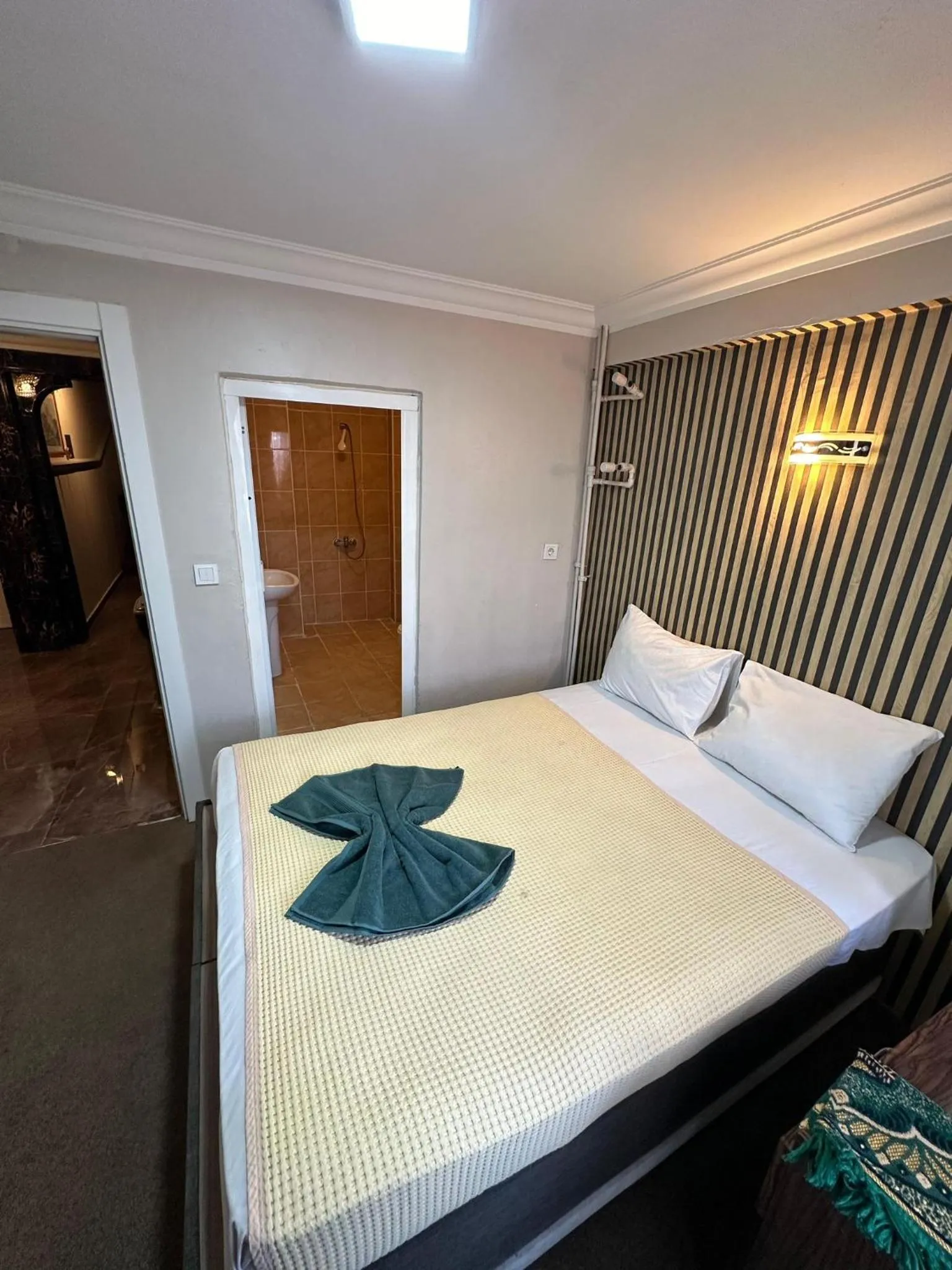 Bed in Hotel Metropol 1