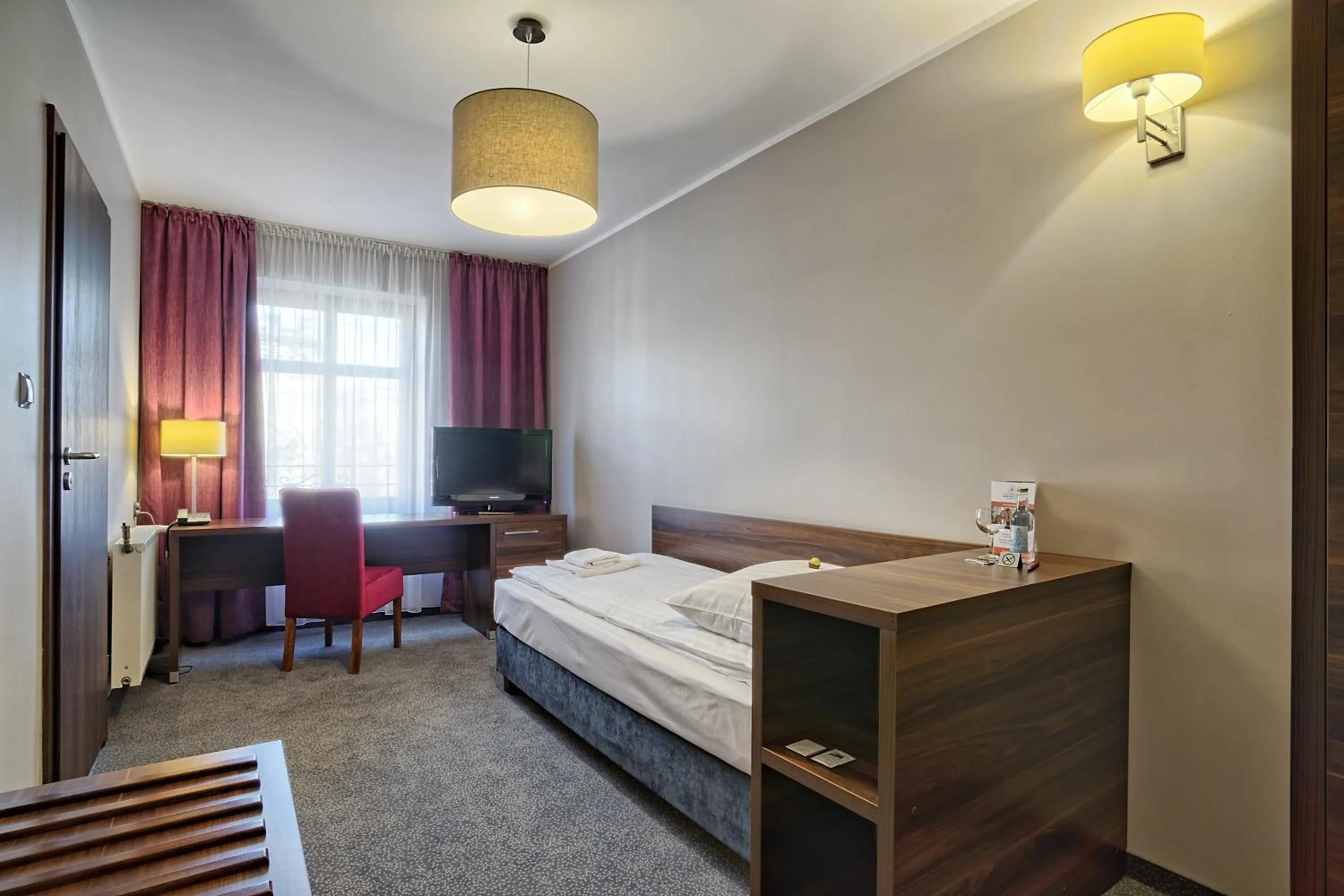 Photo of the whole room, Bed in Hotel Kamieniczka
