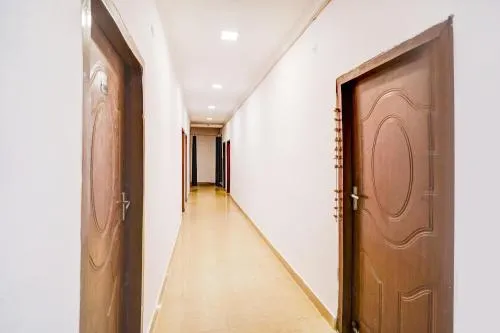 Super Hotel O Jankipuram Vikas Nagar