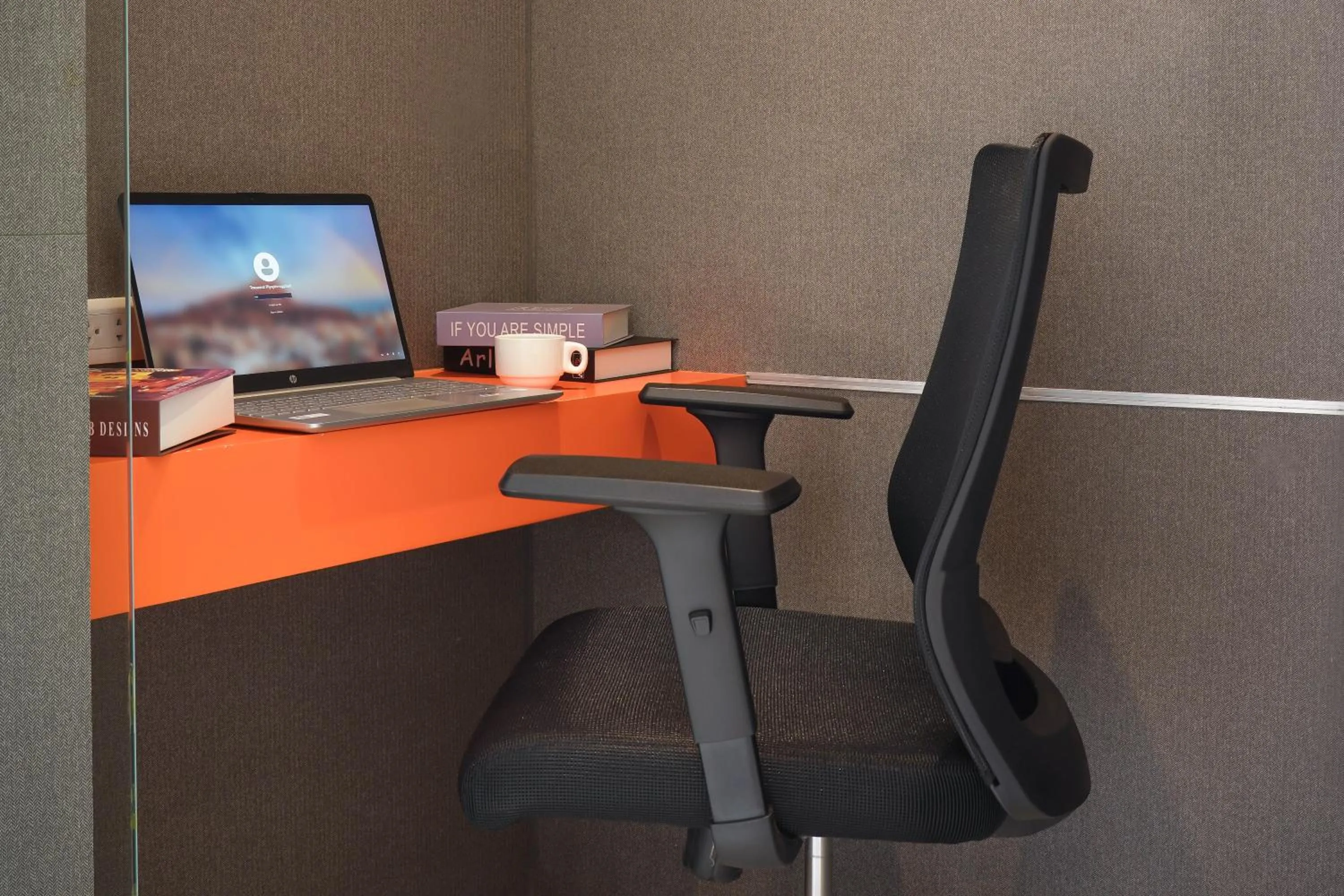 Business facilities in Maybis Hotel