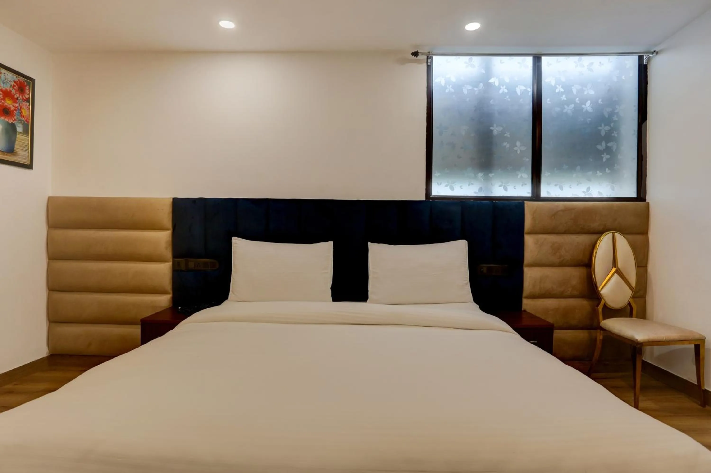 Bedroom, Bed in Hotel O Golden Eye Inn