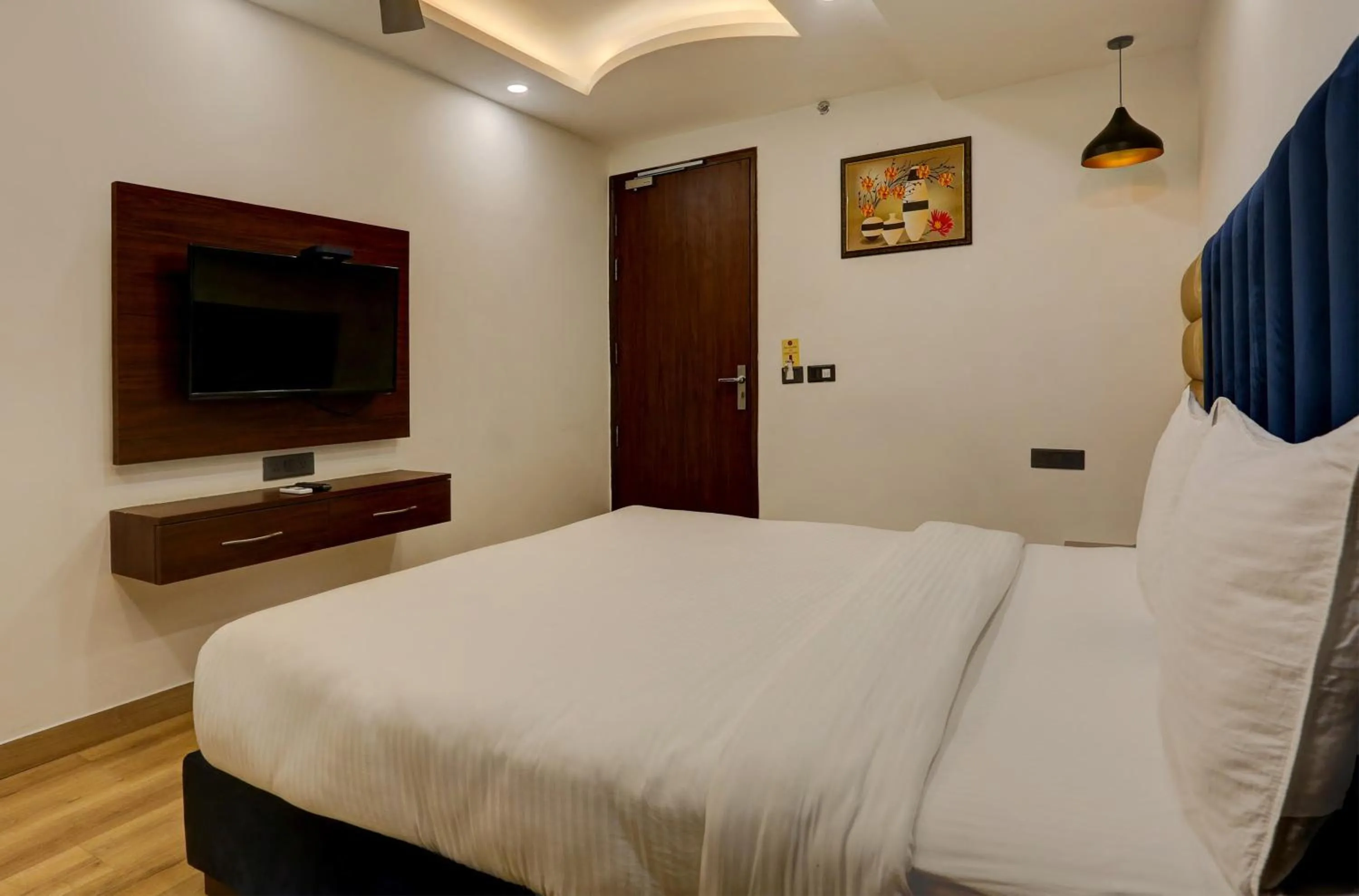 Bedroom, Bed in Hotel O Golden Eye Inn