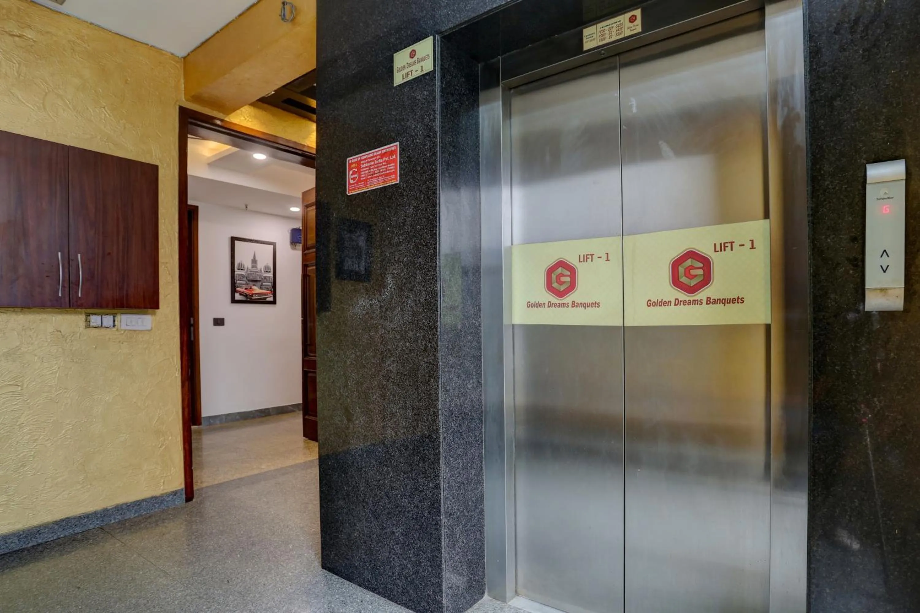 Lobby or reception in Hotel O Golden Eye Inn